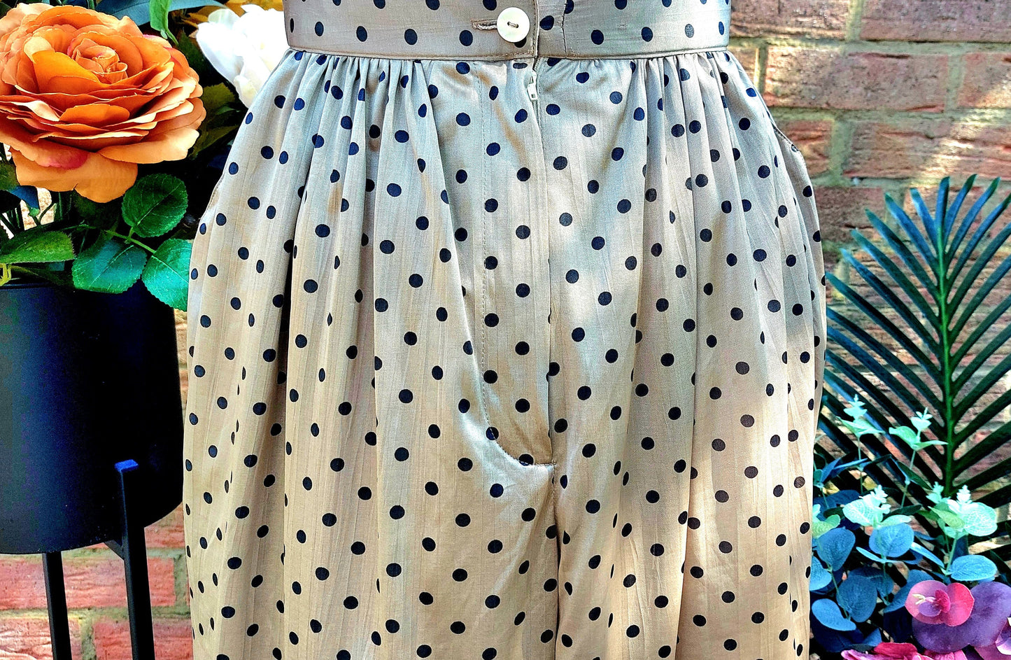 SILKY GOLD POLKA DOT FLARED 3/4 CULOTTES