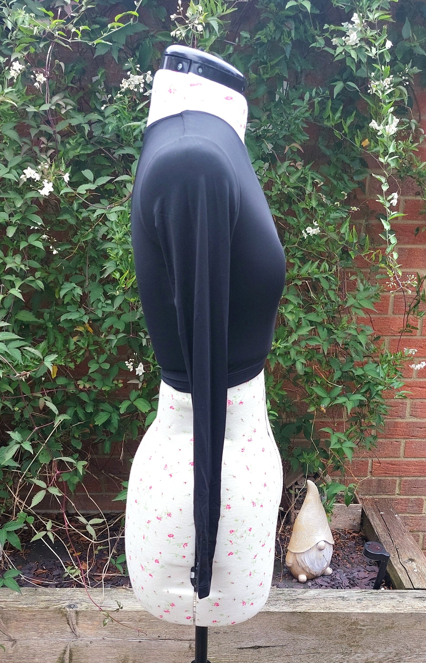 NEW ZARA BLACK LONG SLEEVED CROP TOP