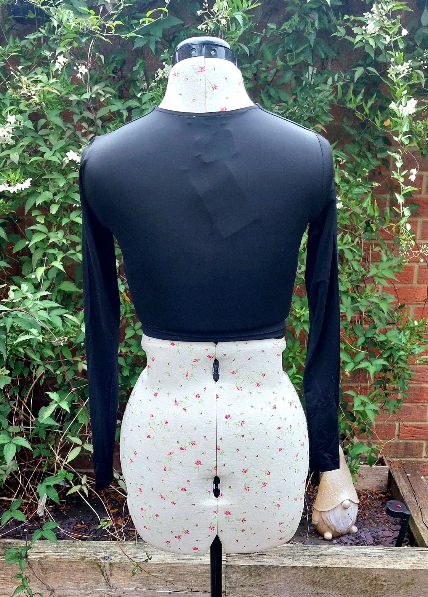 NEW ZARA BLACK LONG SLEEVED CROP TOP