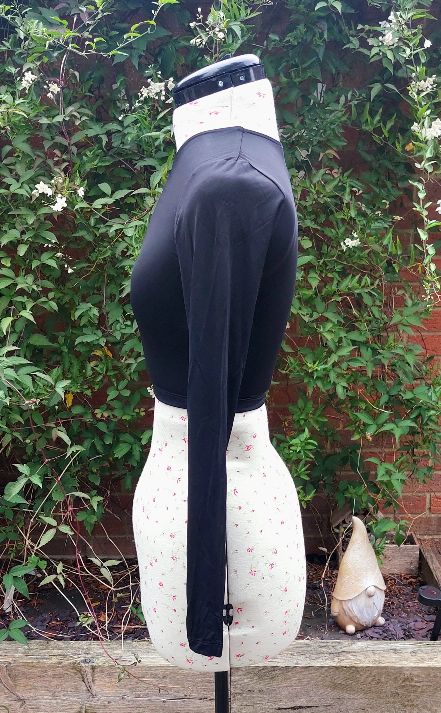 NEW ZARA BLACK LONG SLEEVED CROP TOP