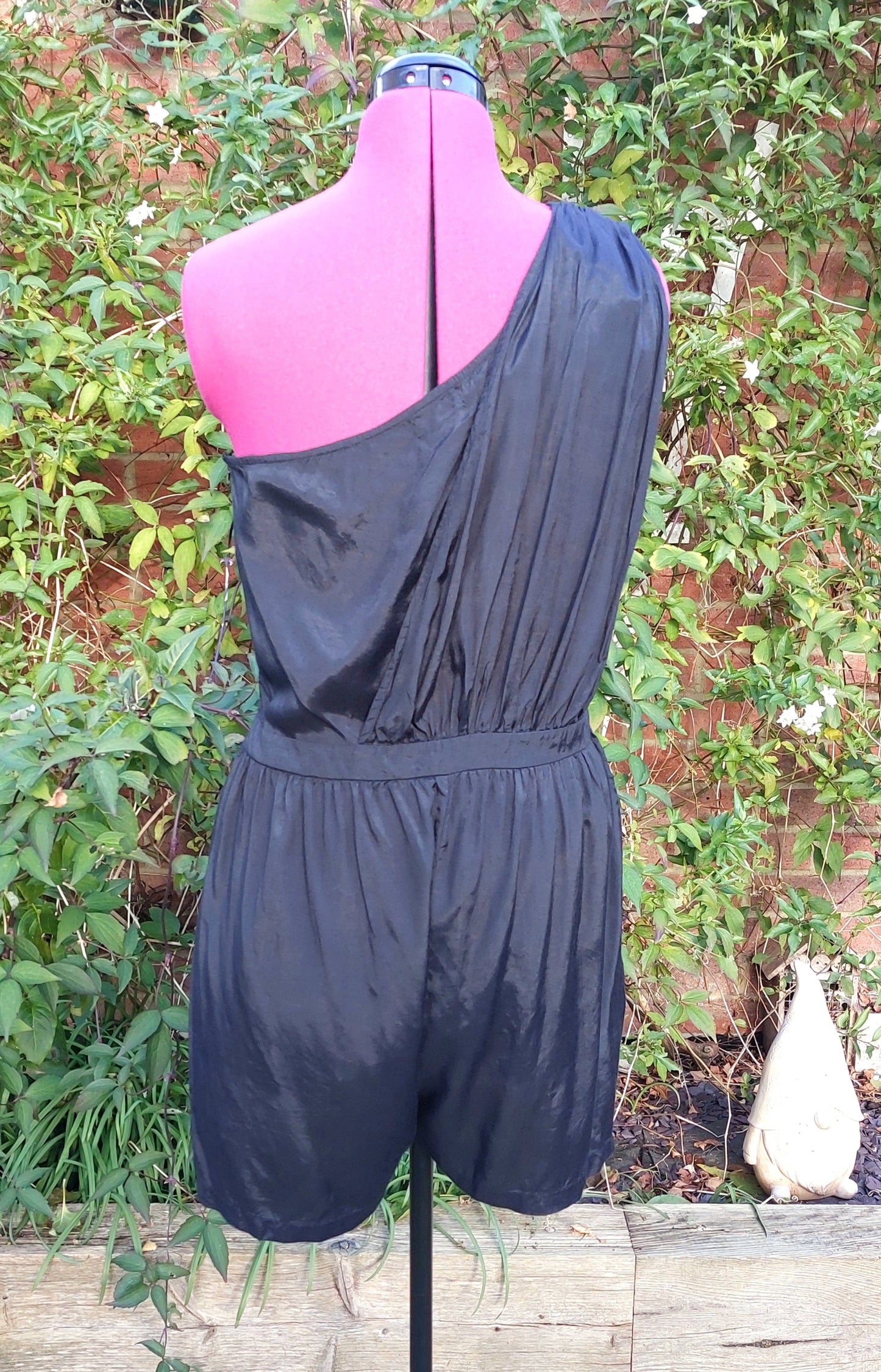 SIZE 16 MISS SELFRIDGE BLACK SHINY ONE SHOULDER SHORTS PLAYSUIT