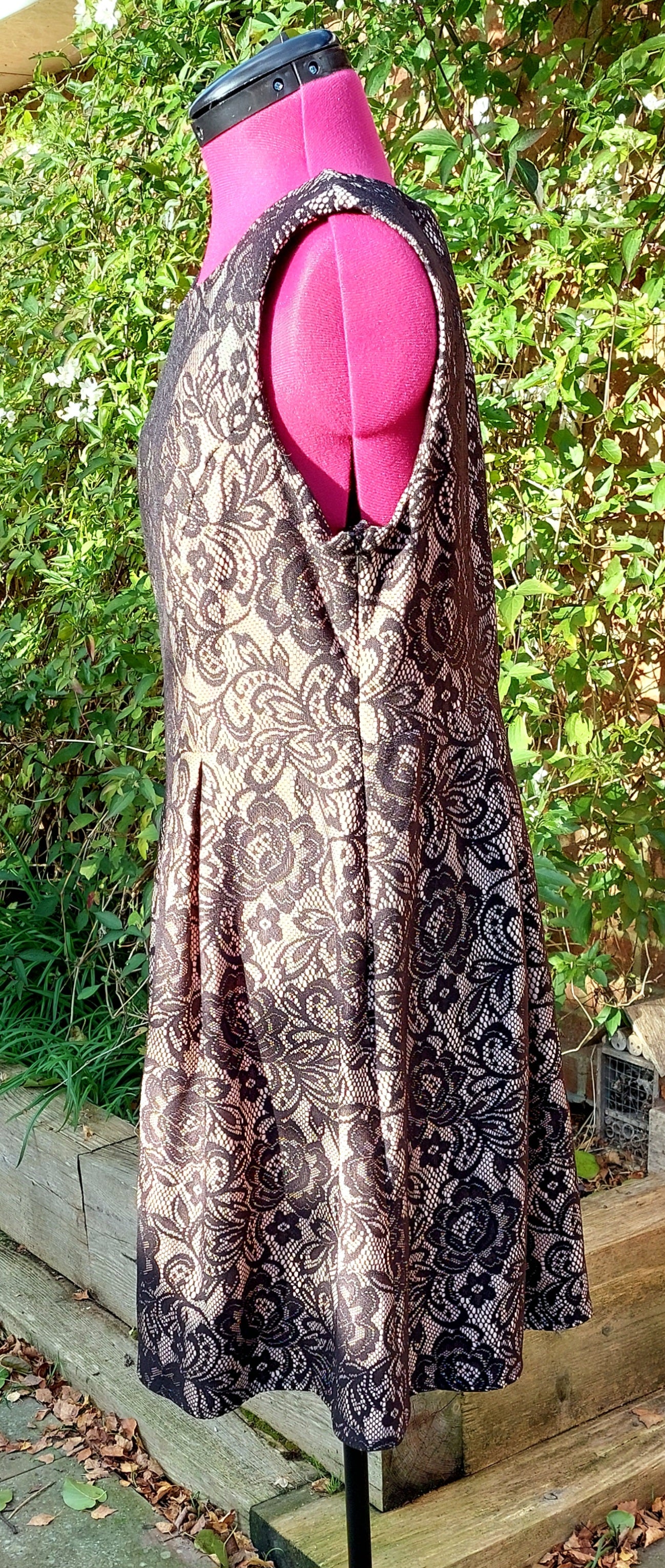 SIZE 18 F&F BLACK LACE FIT AND FLARE SLEEVELESS DRESS