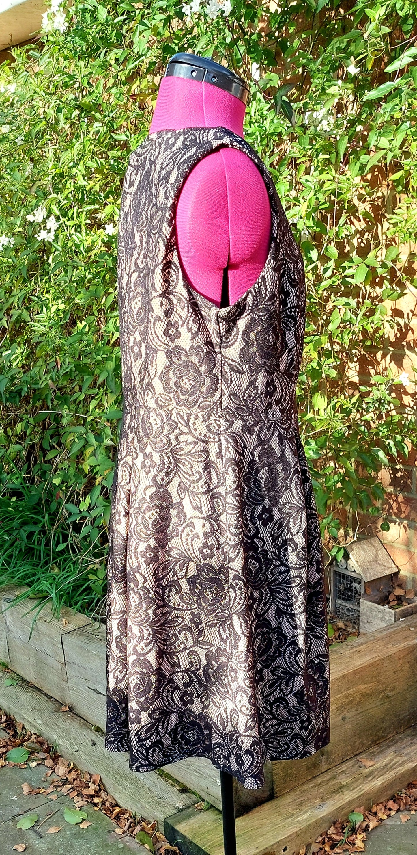 SIZE 18 F&F BLACK LACE FIT AND FLARE SLEEVELESS DRESS