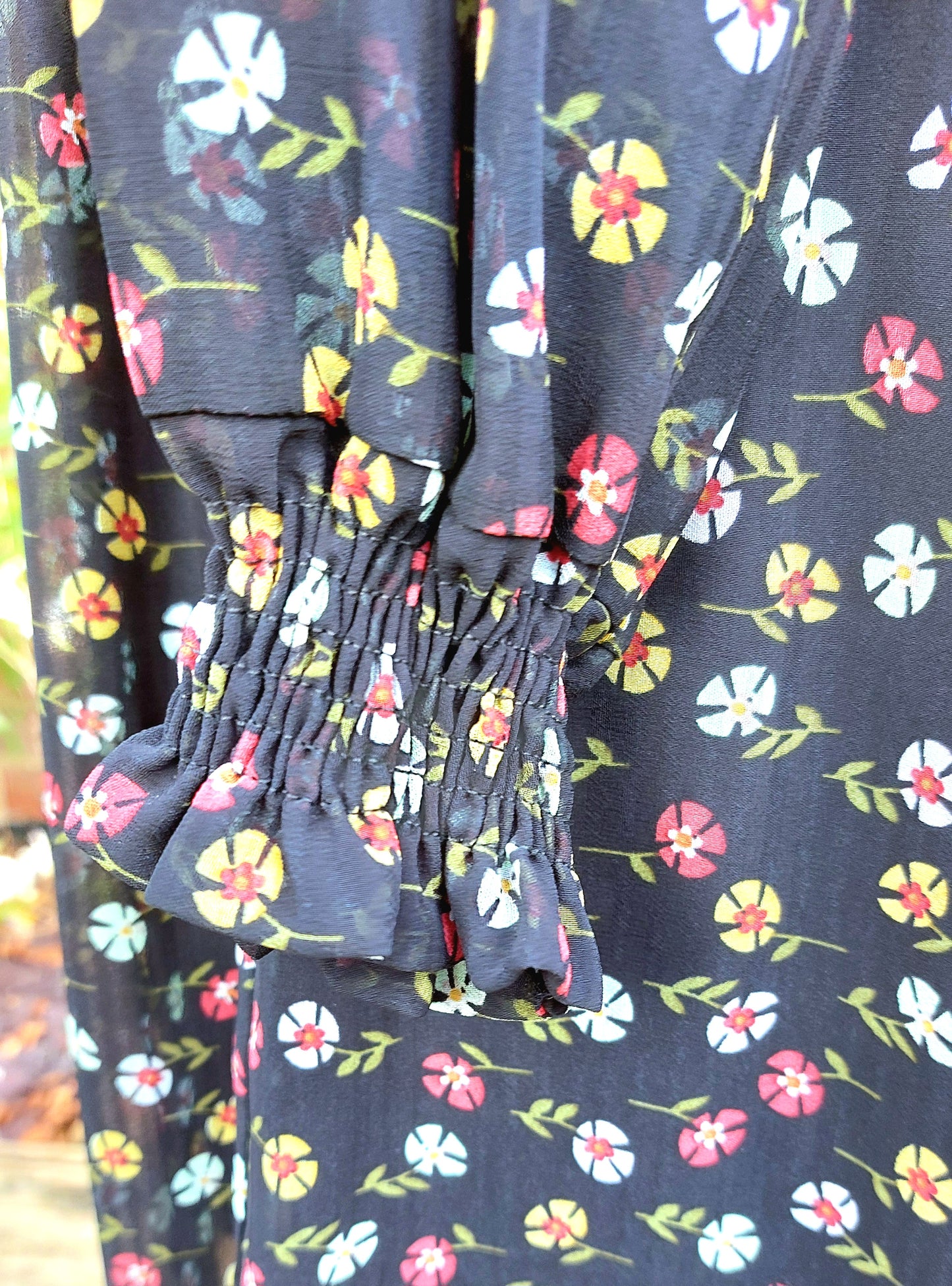 SIZE 10-12 BLACK FLORAL LONG SLEEVED CHIFFON FIT AND FLARE DRESS