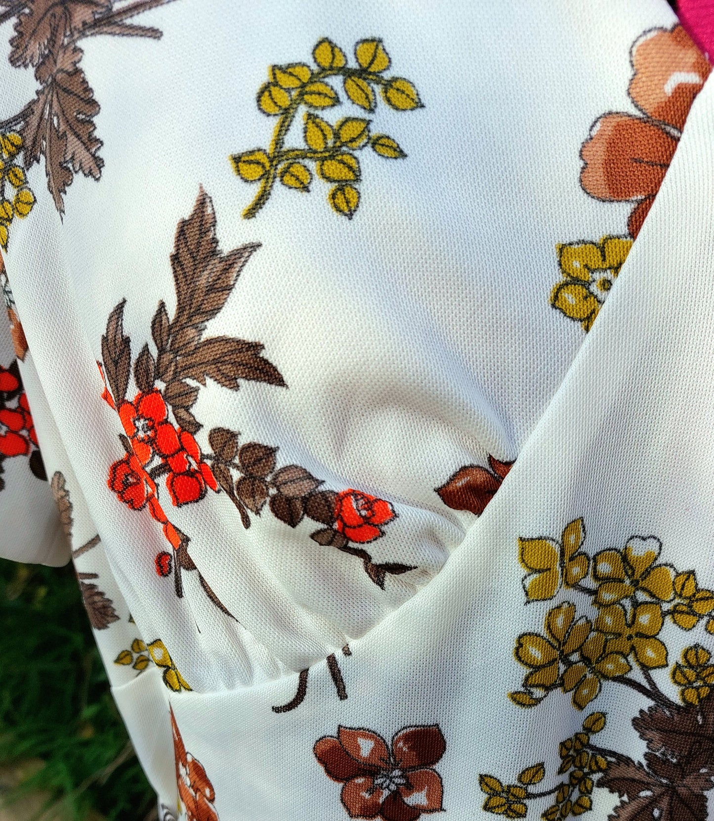 WHITE FLORAL SHORT SLEEVED TEA DRESS WITH BELT
