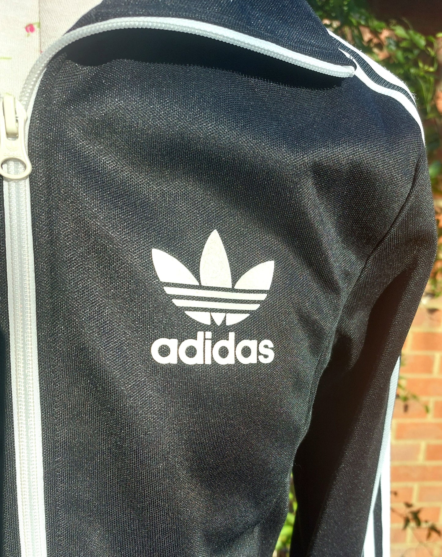 SIZE 10 BLACK ADIDAS ZIP SPORTS LONG SLEEVED TOP