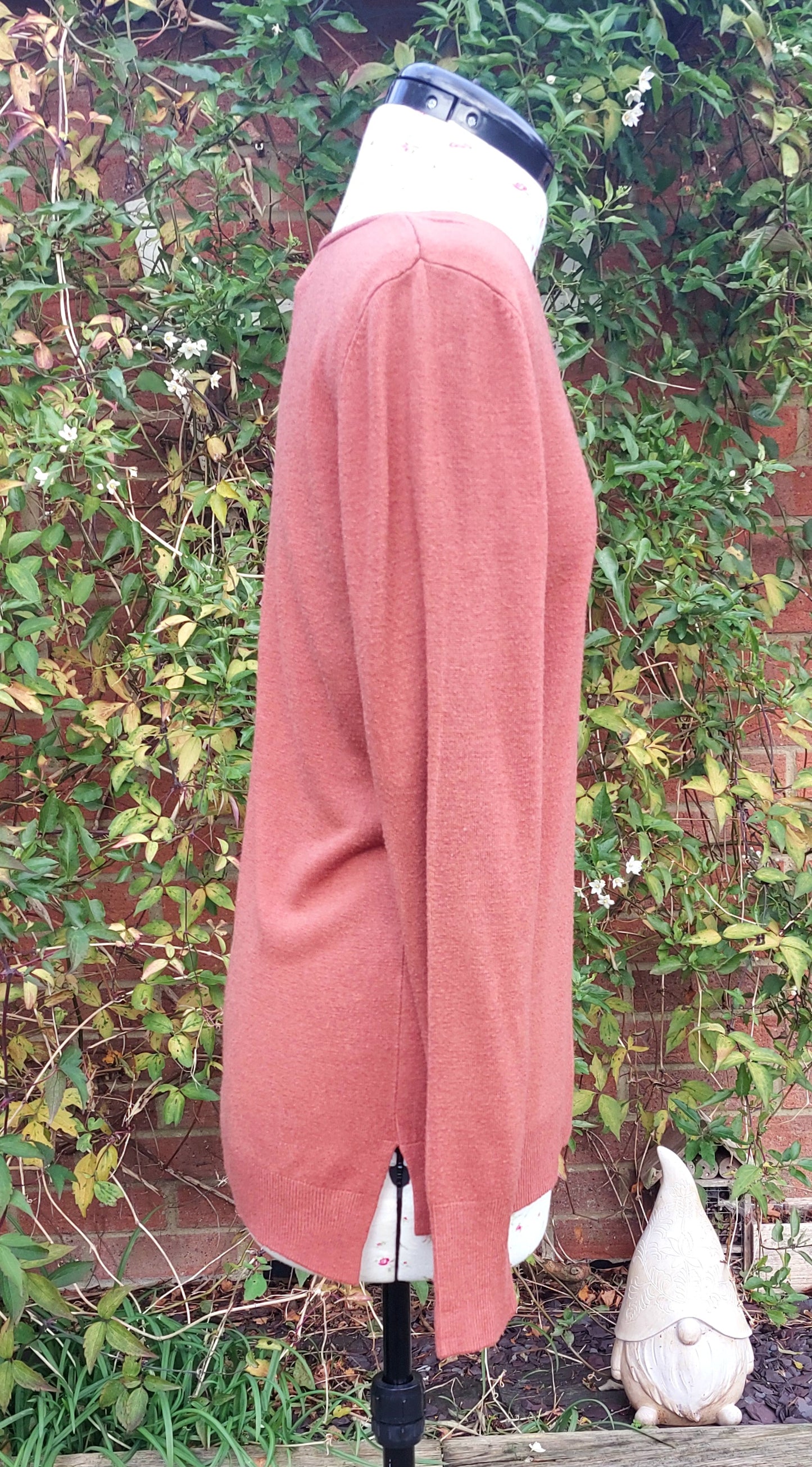 SIZE S TERRACOTTA LONG SLEEVED RIBBED JUMPER