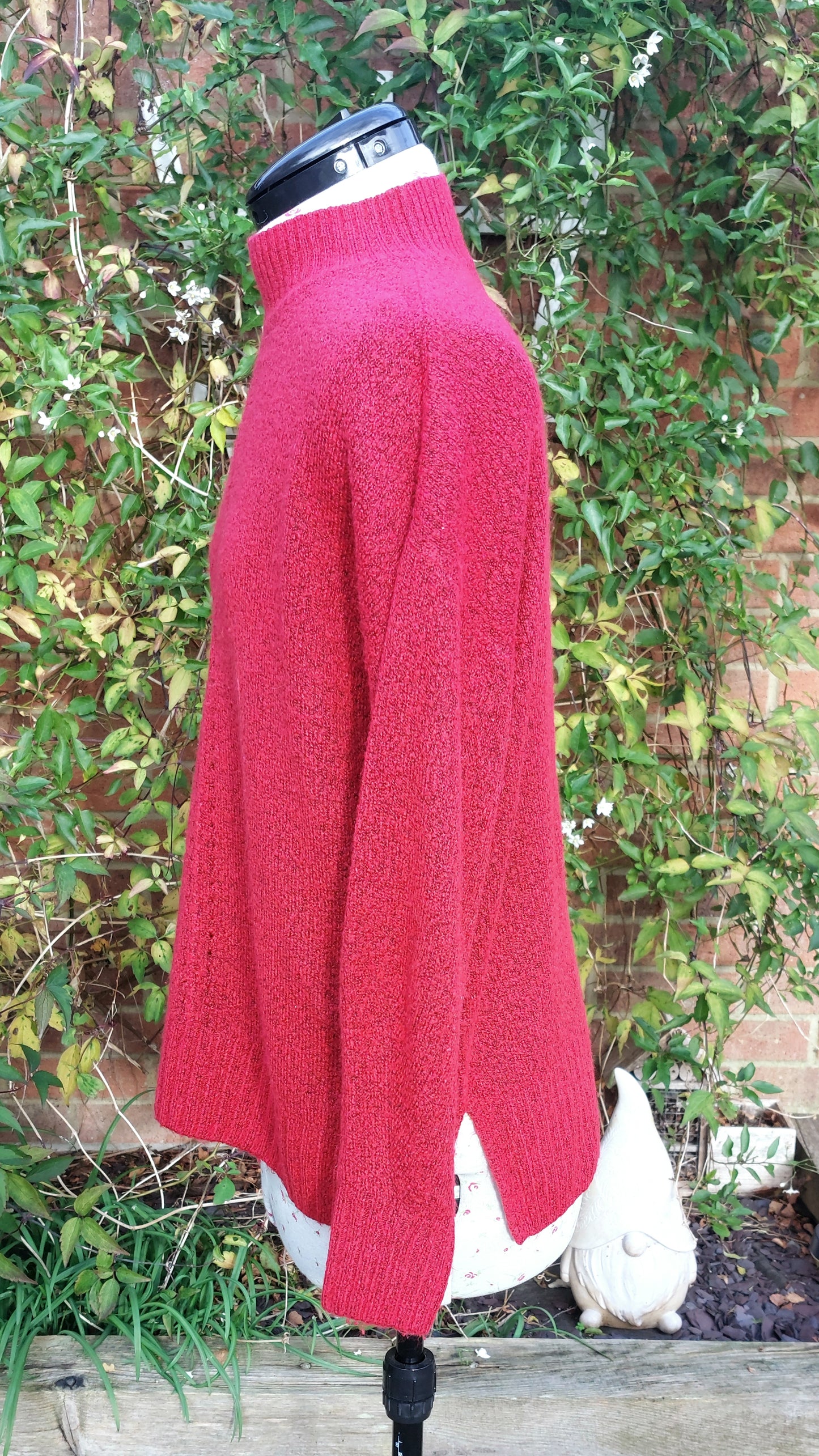 SIZE 10 BRIGHT RED MARL TURTLE NECK JUMPER