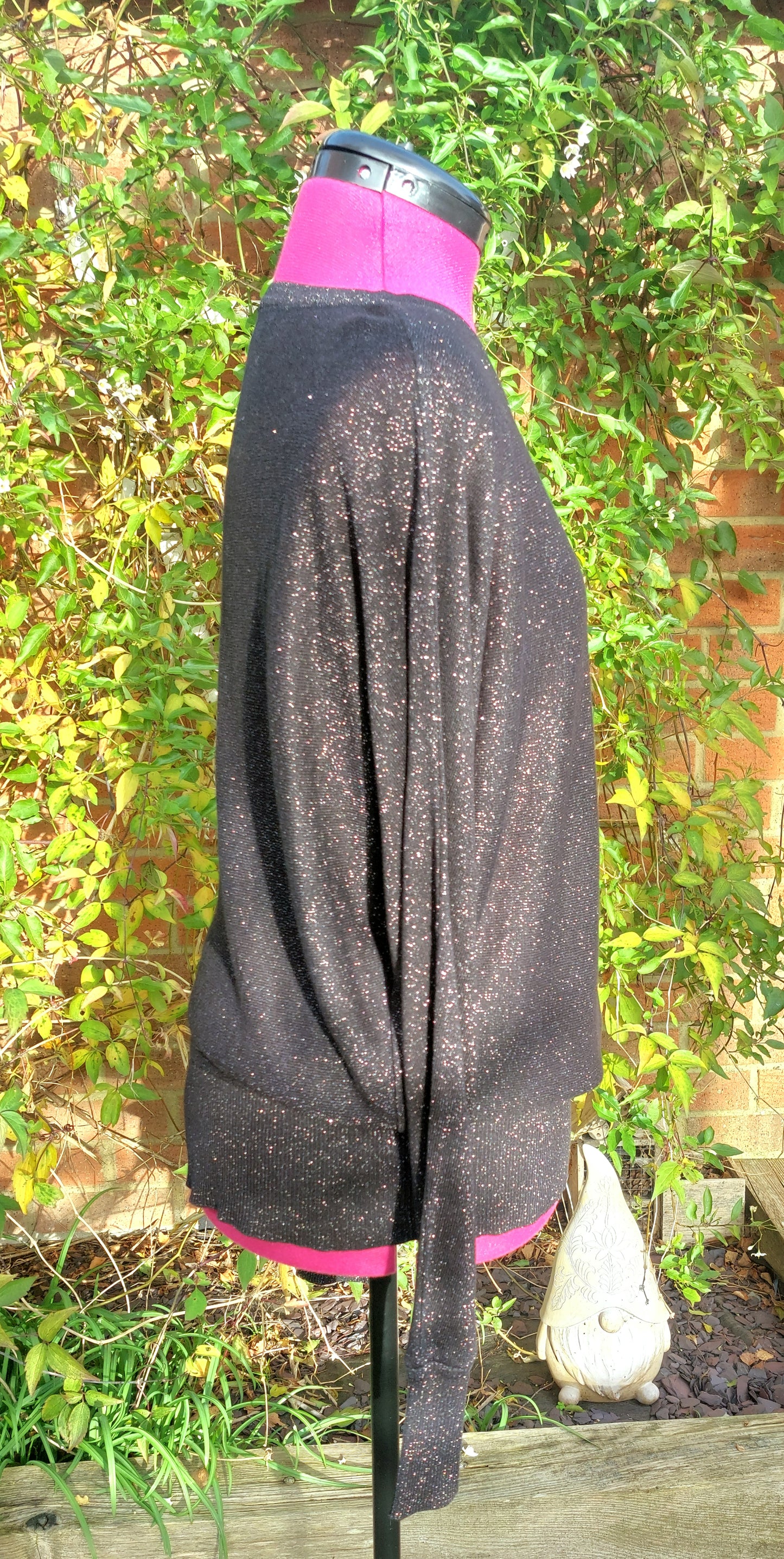 SIZE M GOK BLACK SPARKLE BATWING JUMPER