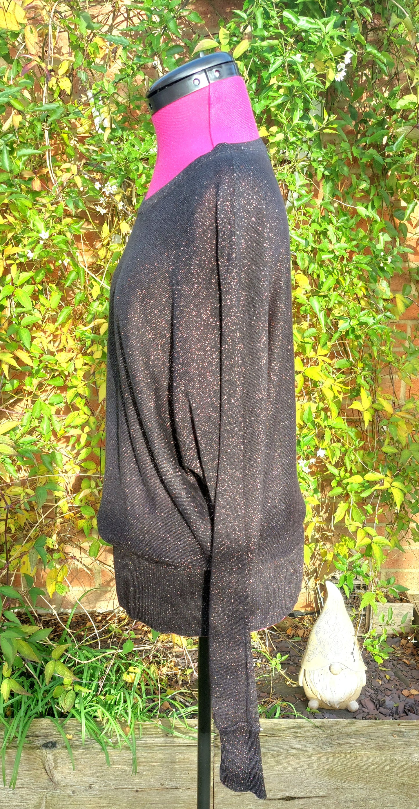 SIZE M GOK BLACK SPARKLE BATWING JUMPER