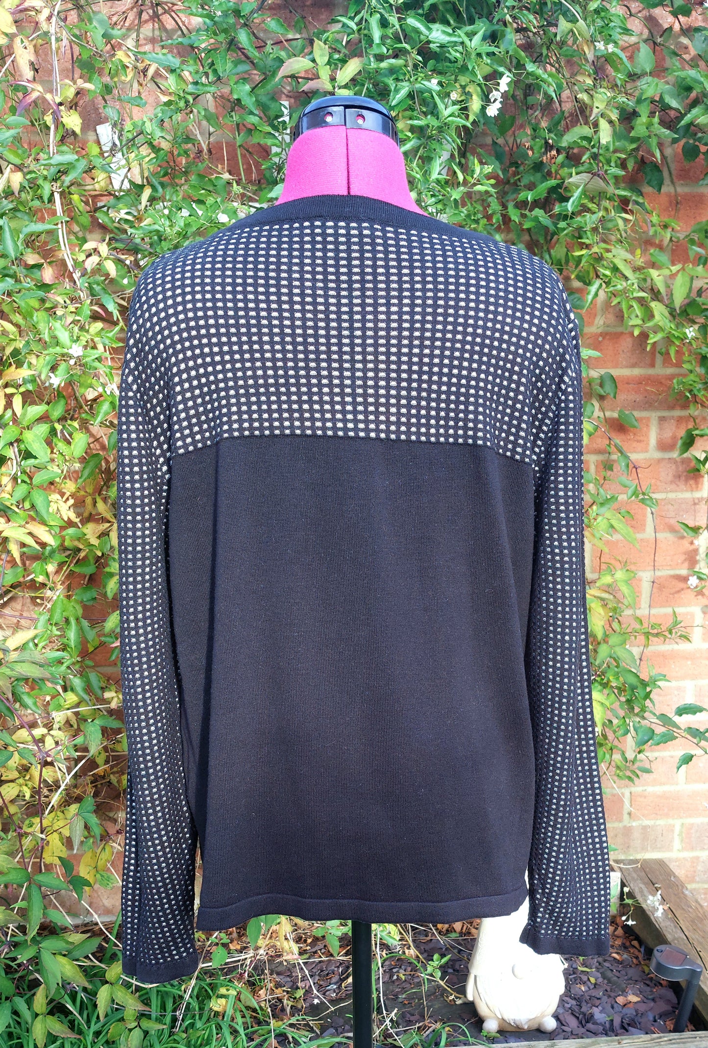 SIZE L YESSICA BLACK JUMPER WITH WHITE DOTS