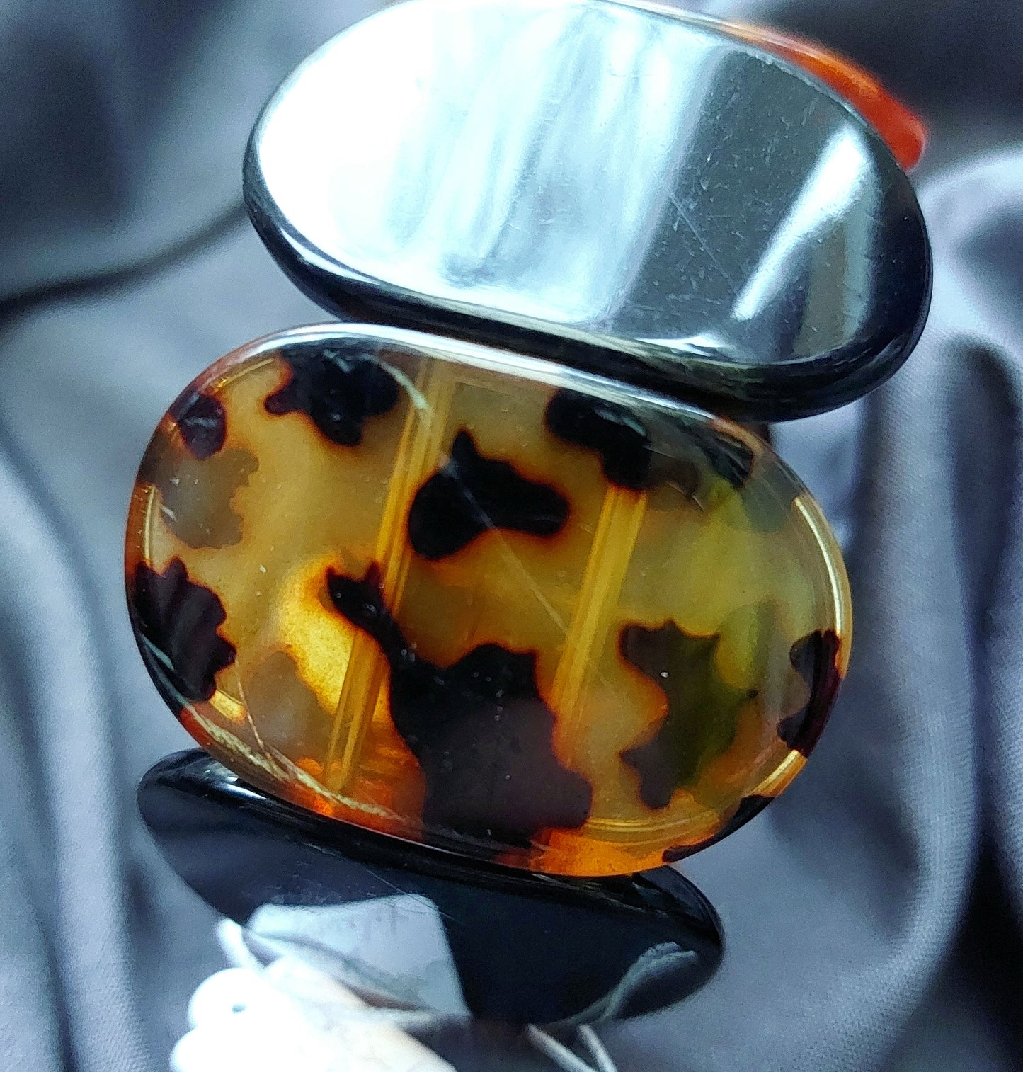 TORTOISE SHELL AND BLACK OVAL ELASTICATED BRACELET