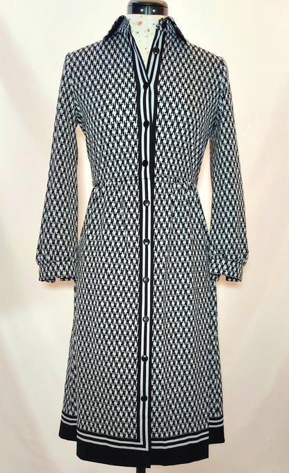 BLACK AND WHITE DOGTOOTH LONG SLEEVED BUTTON THROUGH DRESS