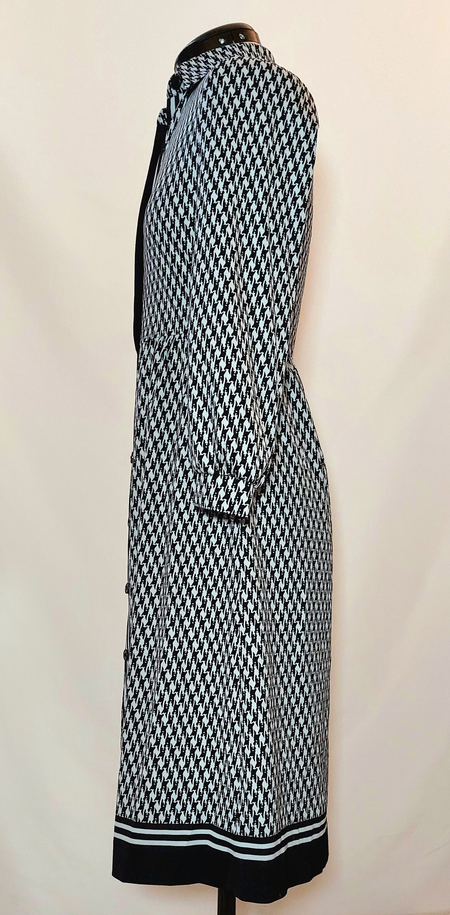 BLACK AND WHITE DOGTOOTH LONG SLEEVED BUTTON THROUGH DRESS