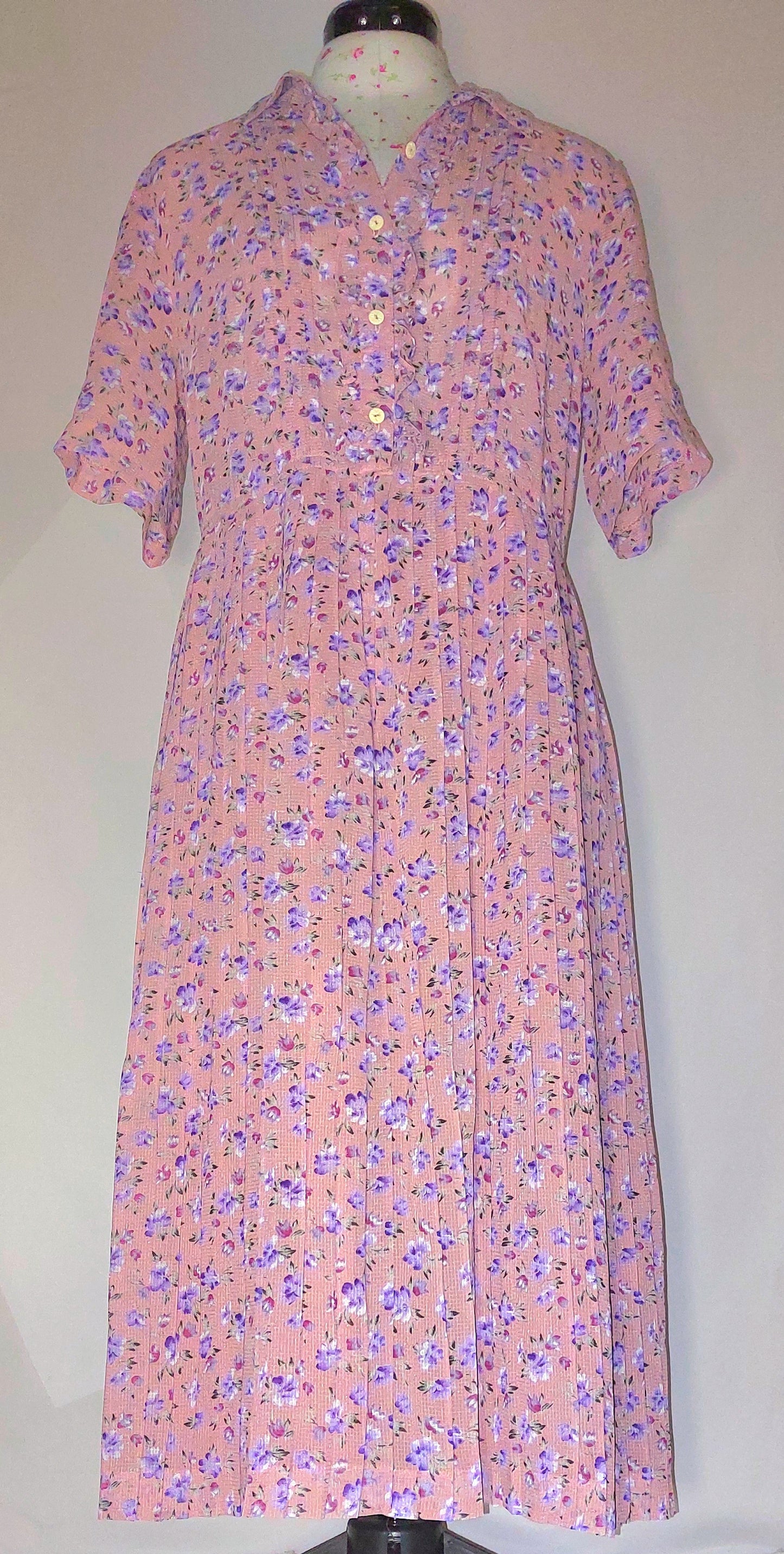 PINK SHEER DRESS WITH PURPLE FLOWERS, PLEATED AND BUTTON DESIGN