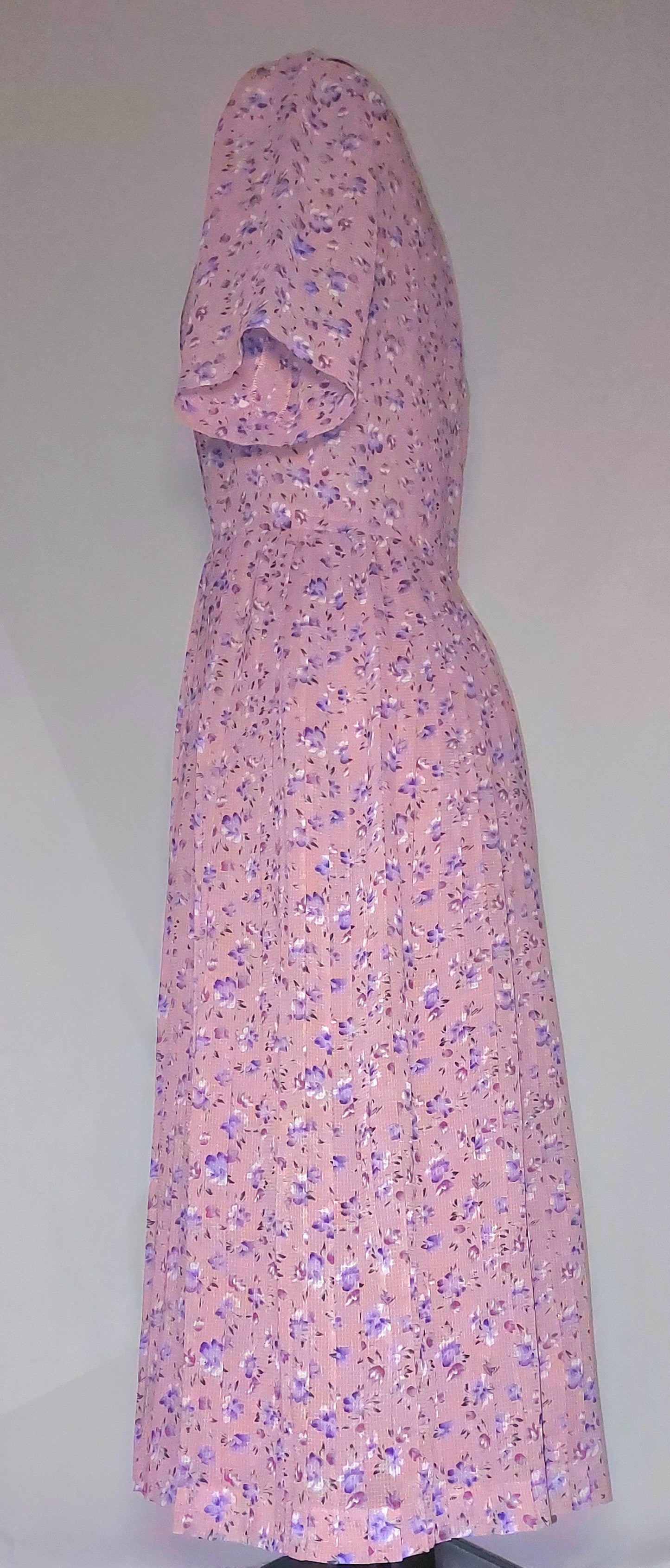 PINK SHEER DRESS WITH PURPLE FLOWERS, PLEATED AND BUTTON DESIGN