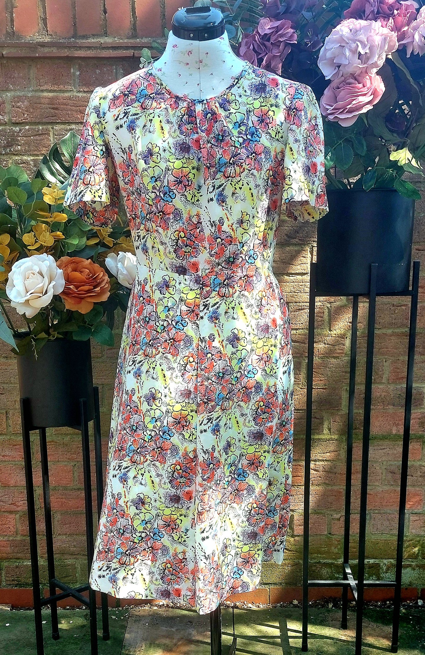 BRIGHT FLORAL SHORT SLEEVED FIT AND FLARE DRESS