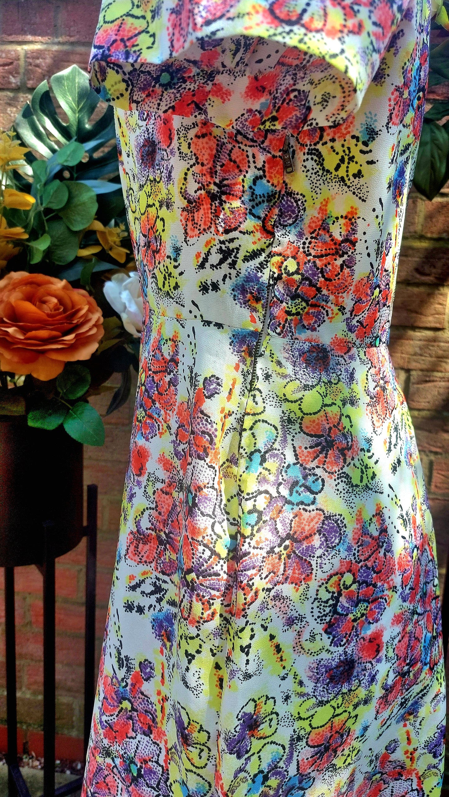 BRIGHT FLORAL SHORT SLEEVED FIT AND FLARE DRESS