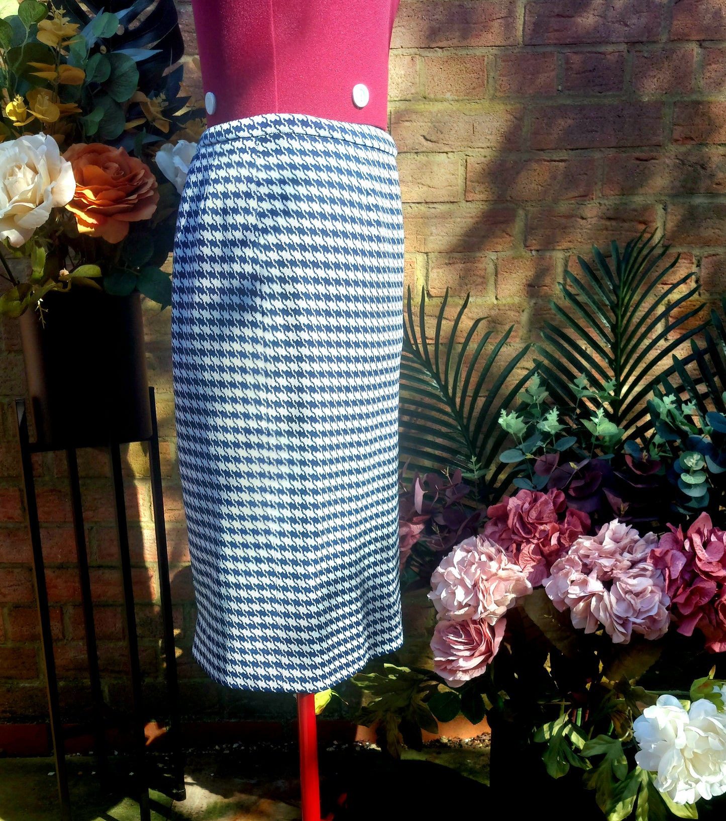 NAVY & WHITE DOG TOOTH SHORT SKIRT