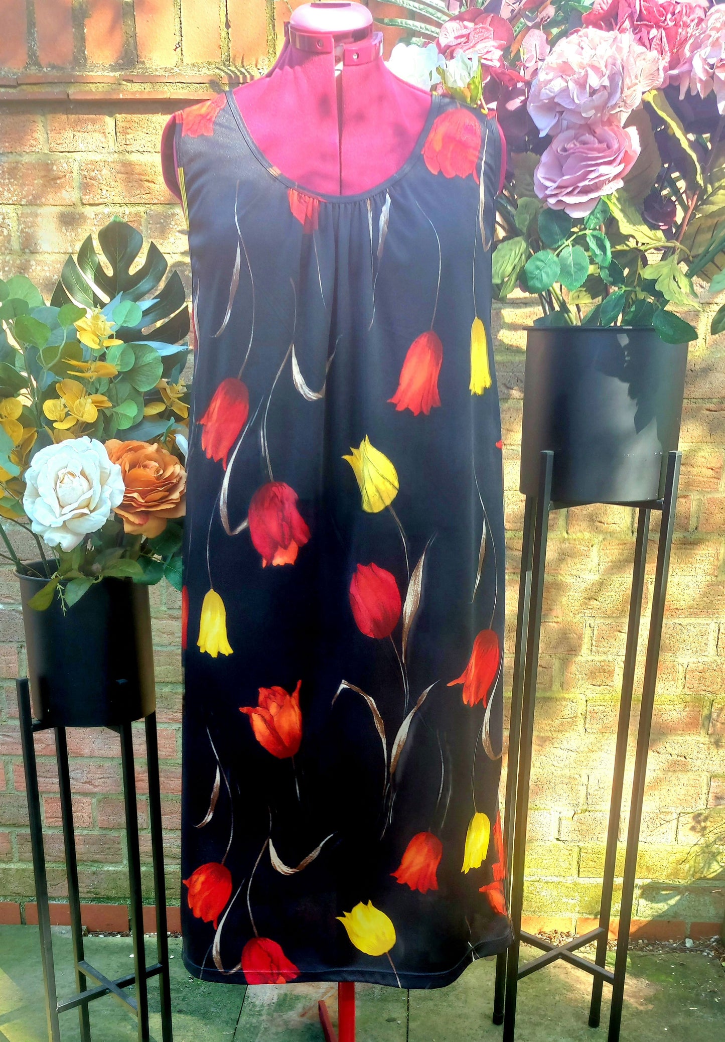 LONG BLACK TULIP SLEEVELESS TUNIC DRESS