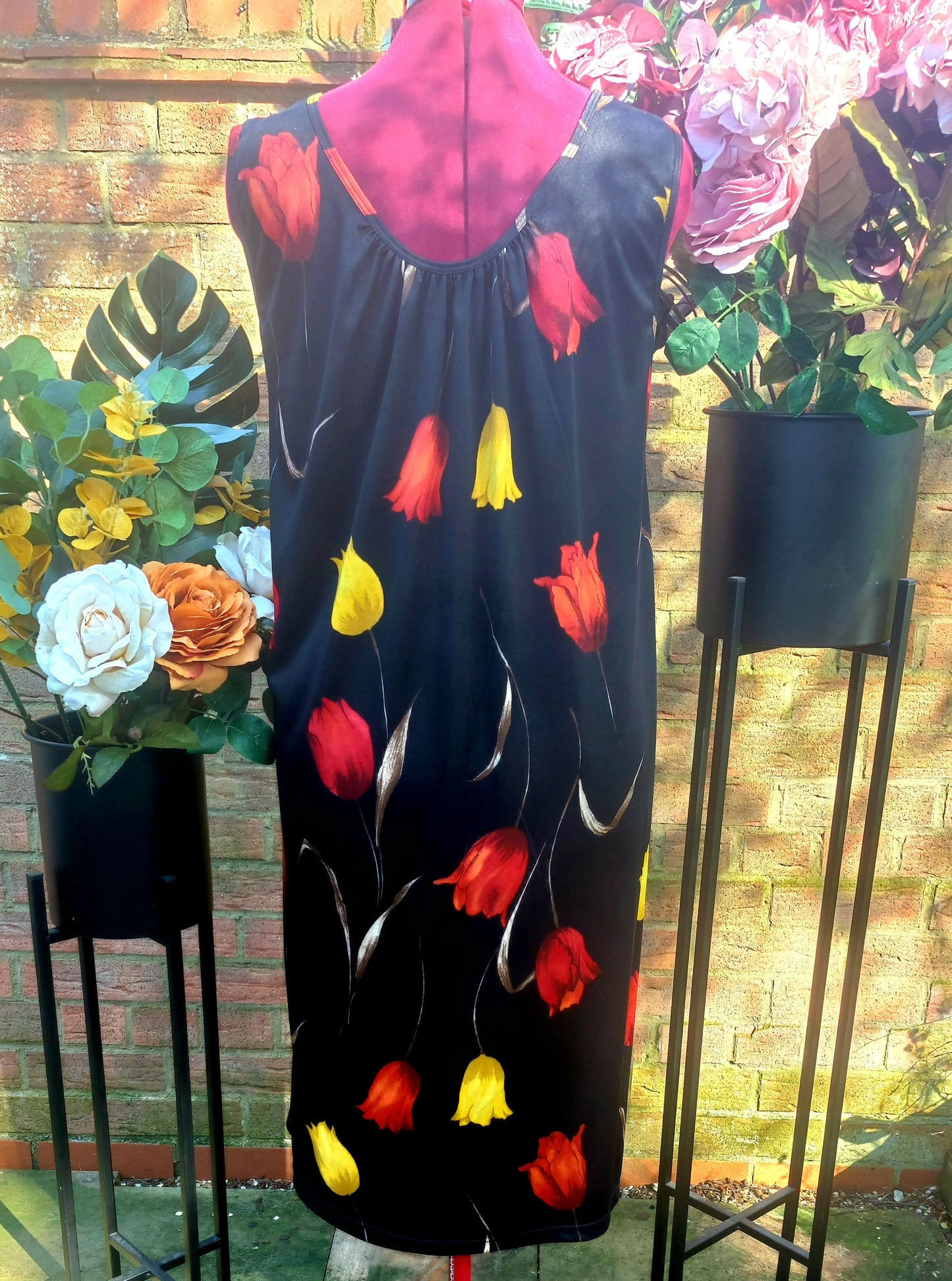 LONG BLACK TULIP SLEEVELESS TUNIC DRESS