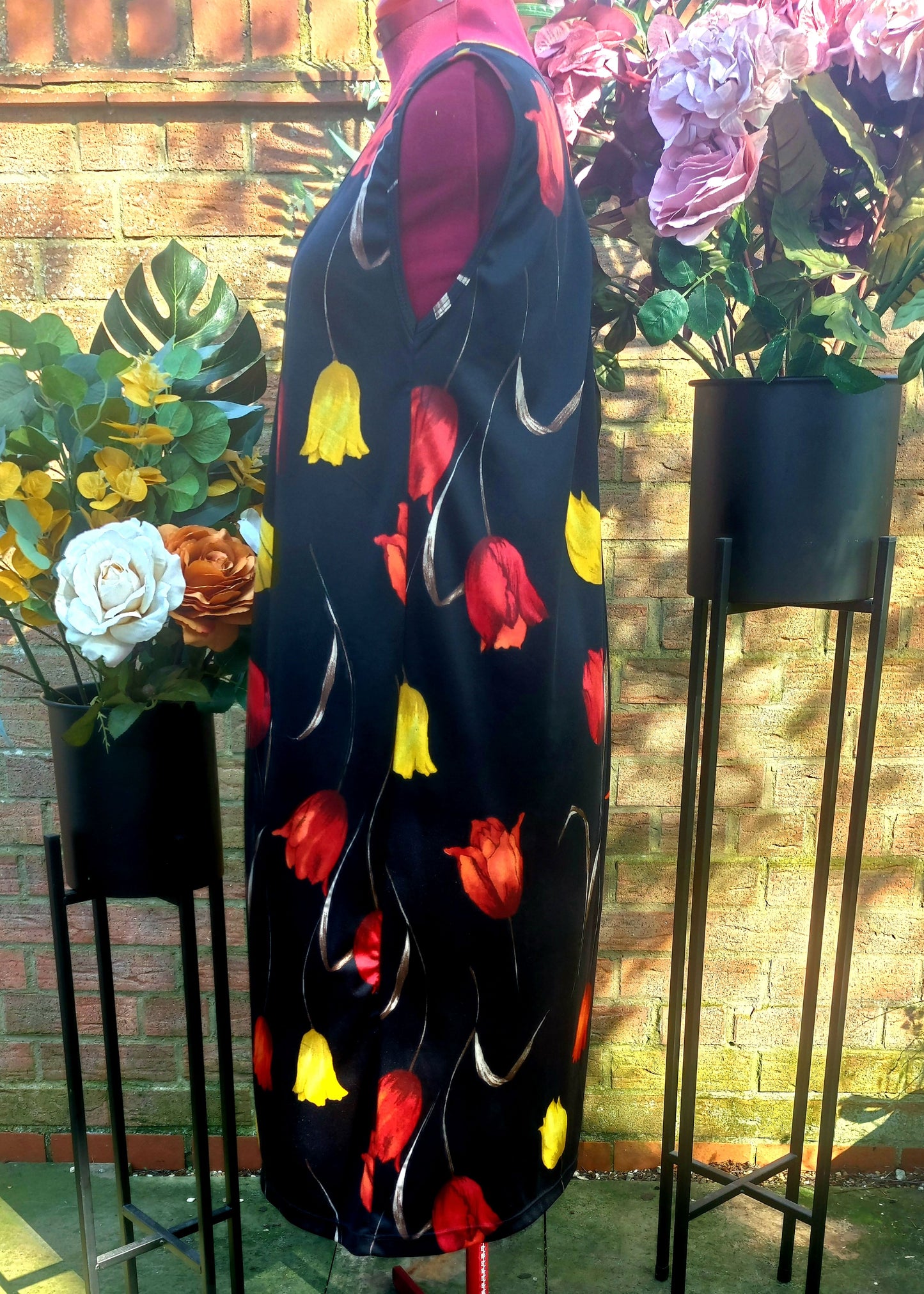 LONG BLACK TULIP SLEEVELESS TUNIC DRESS