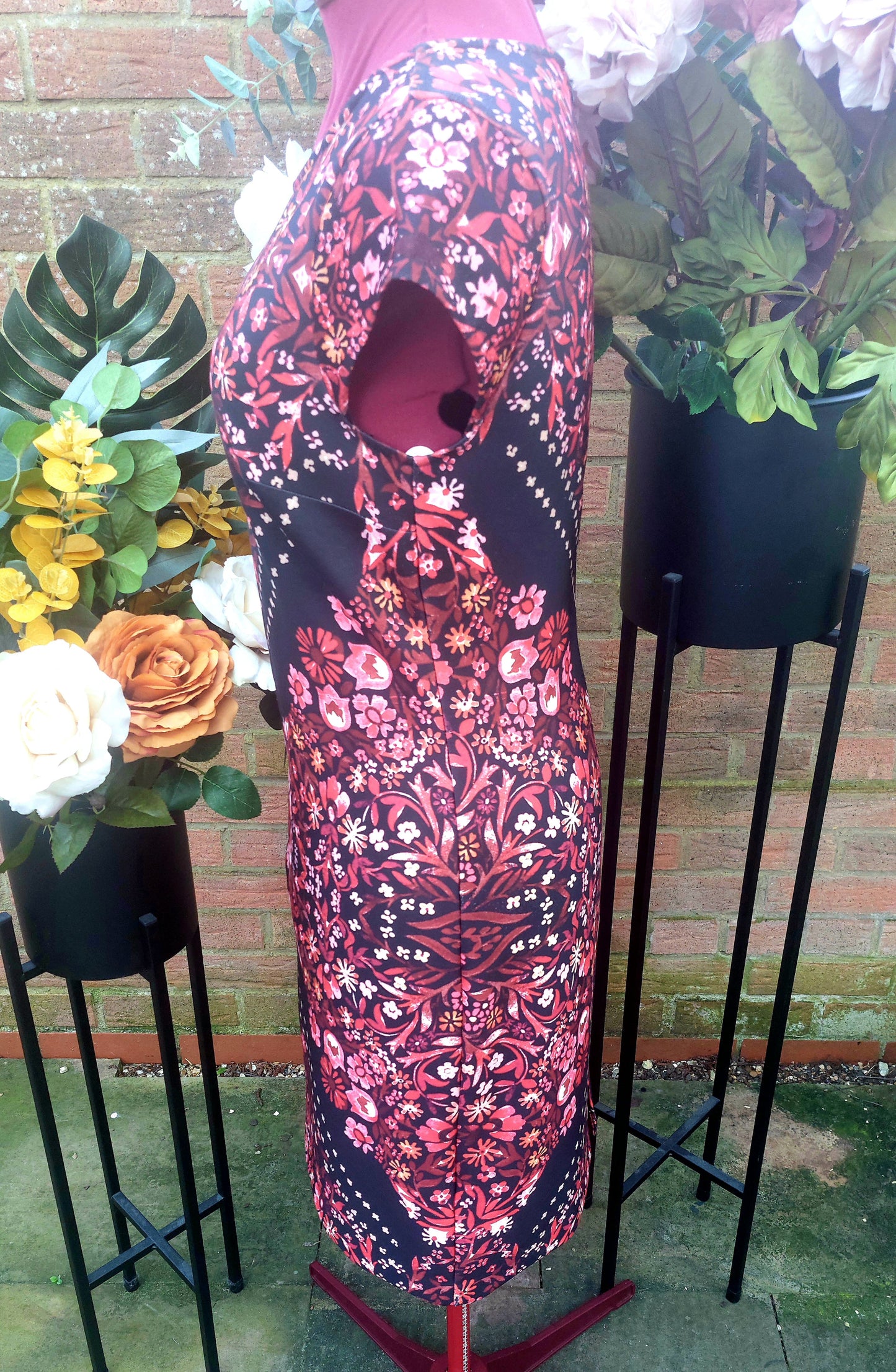 Y2K BLACK & RED FLORAL BODYCON DRESS