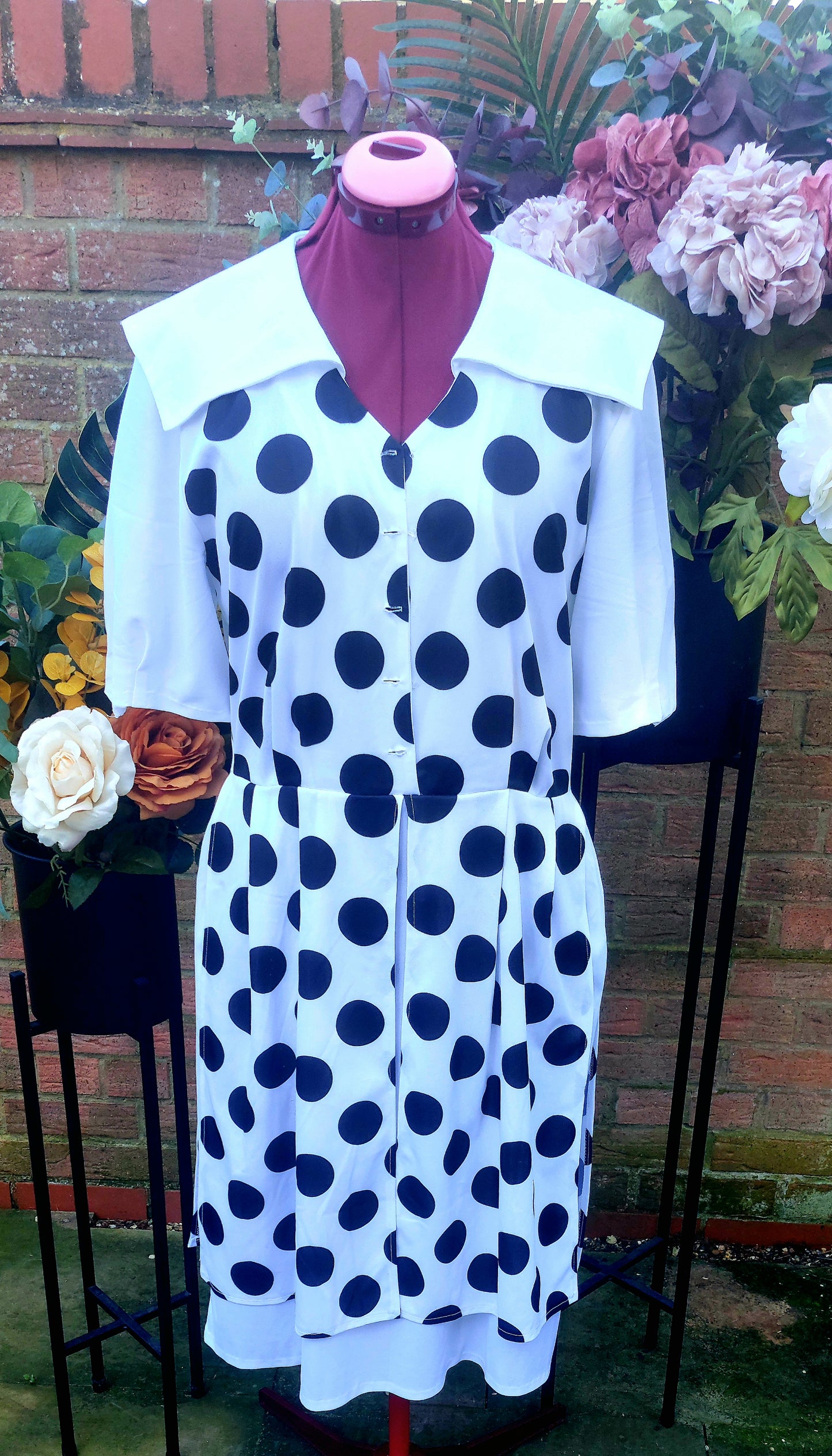 WHITE LAYERED & COLLARED SPOTTY DRESS