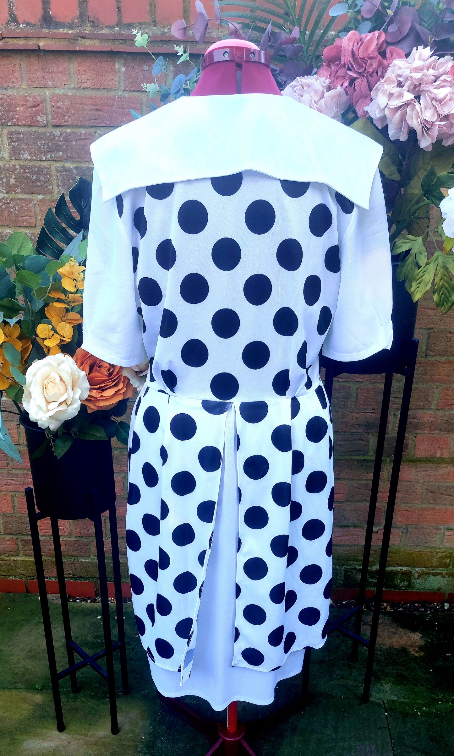 WHITE LAYERED & COLLARED SPOTTY DRESS