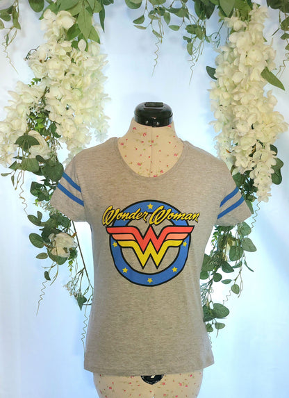 SIZE S GREY WONDER WOMAN T-SHIRT