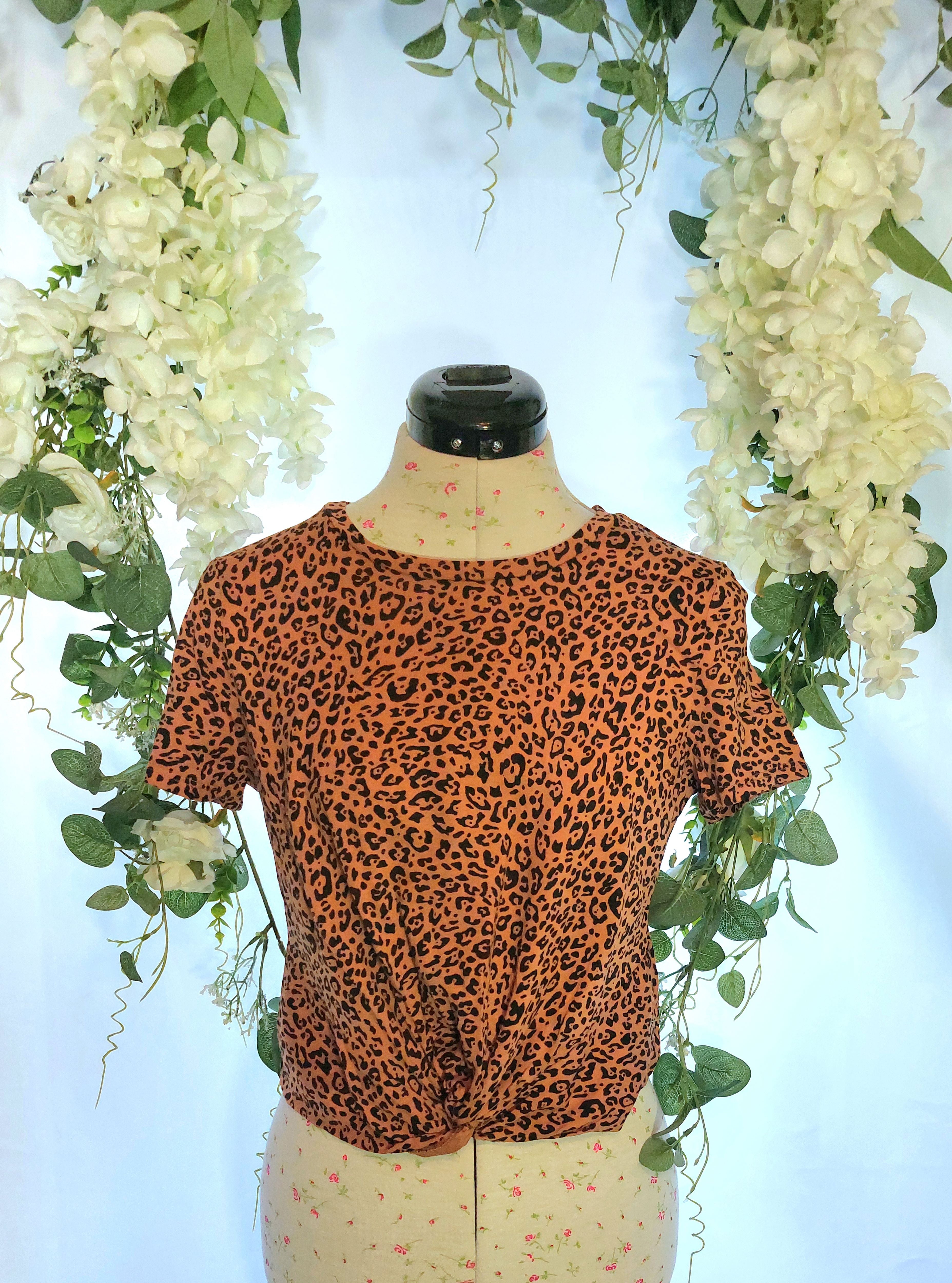 SIZE S H M LEOPARD PRINT T SHIRT WITH TWIST FRONT Queenie s Rage