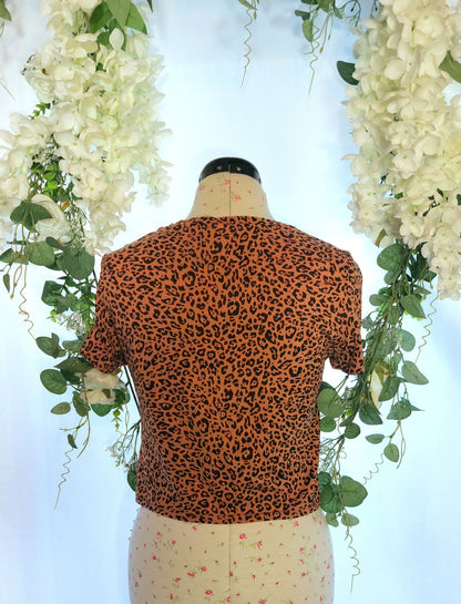 SIZE S H&M LEOPARD PRINT T-SHIRT WITH TWIST FRONT