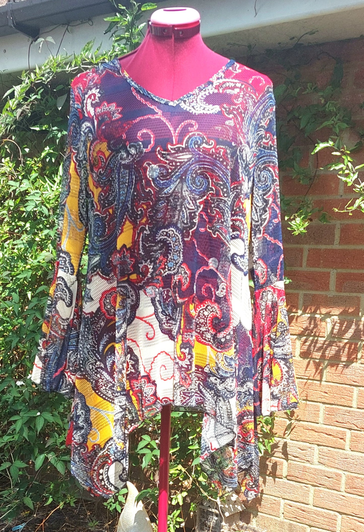 SIZE 14 DOR DOR MULTI MESH TUNIC LONG SLEEVED WITH BELL CUFFS