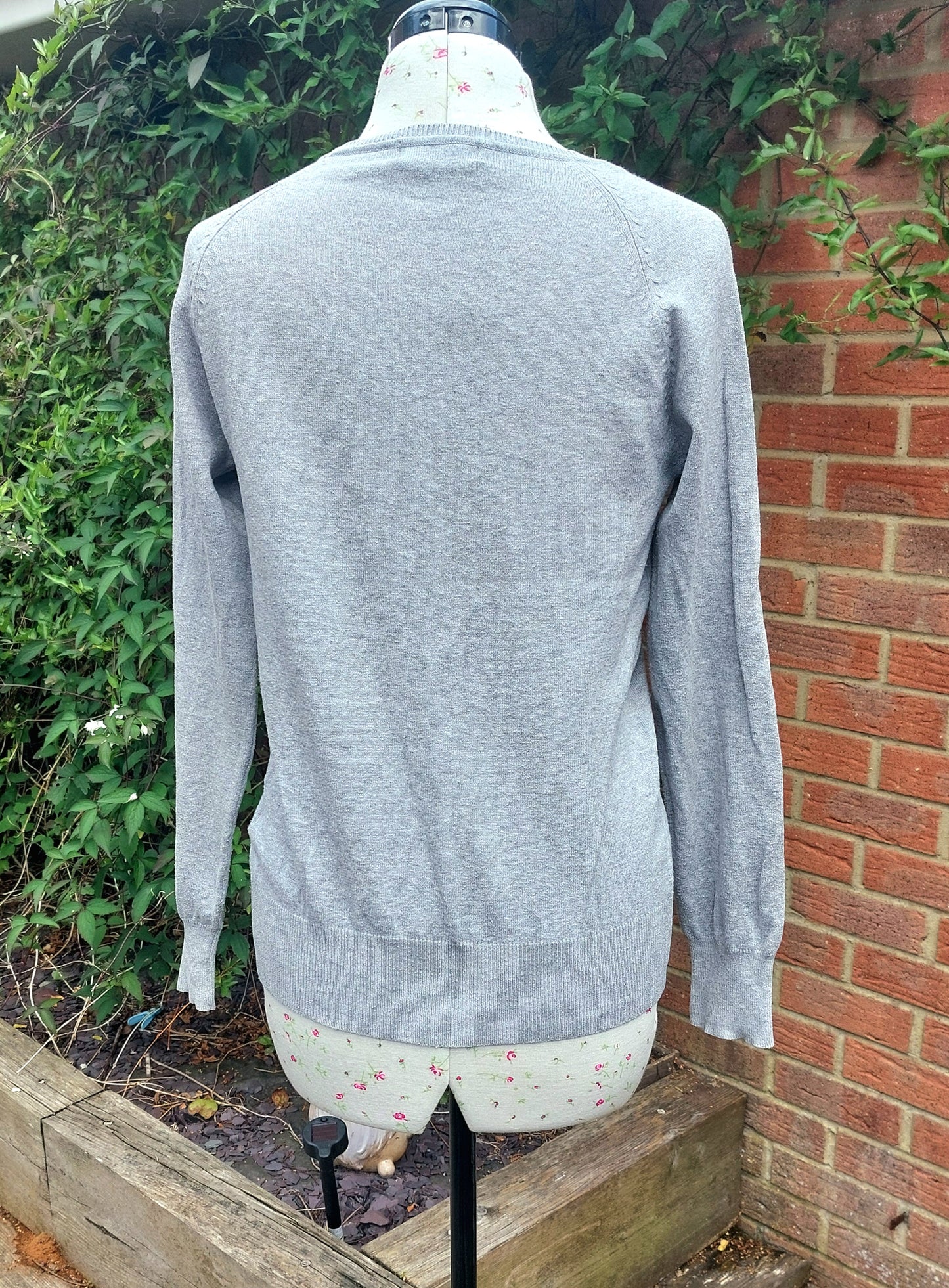 SIZE S C&A YESSICA GREY CARDIGAN