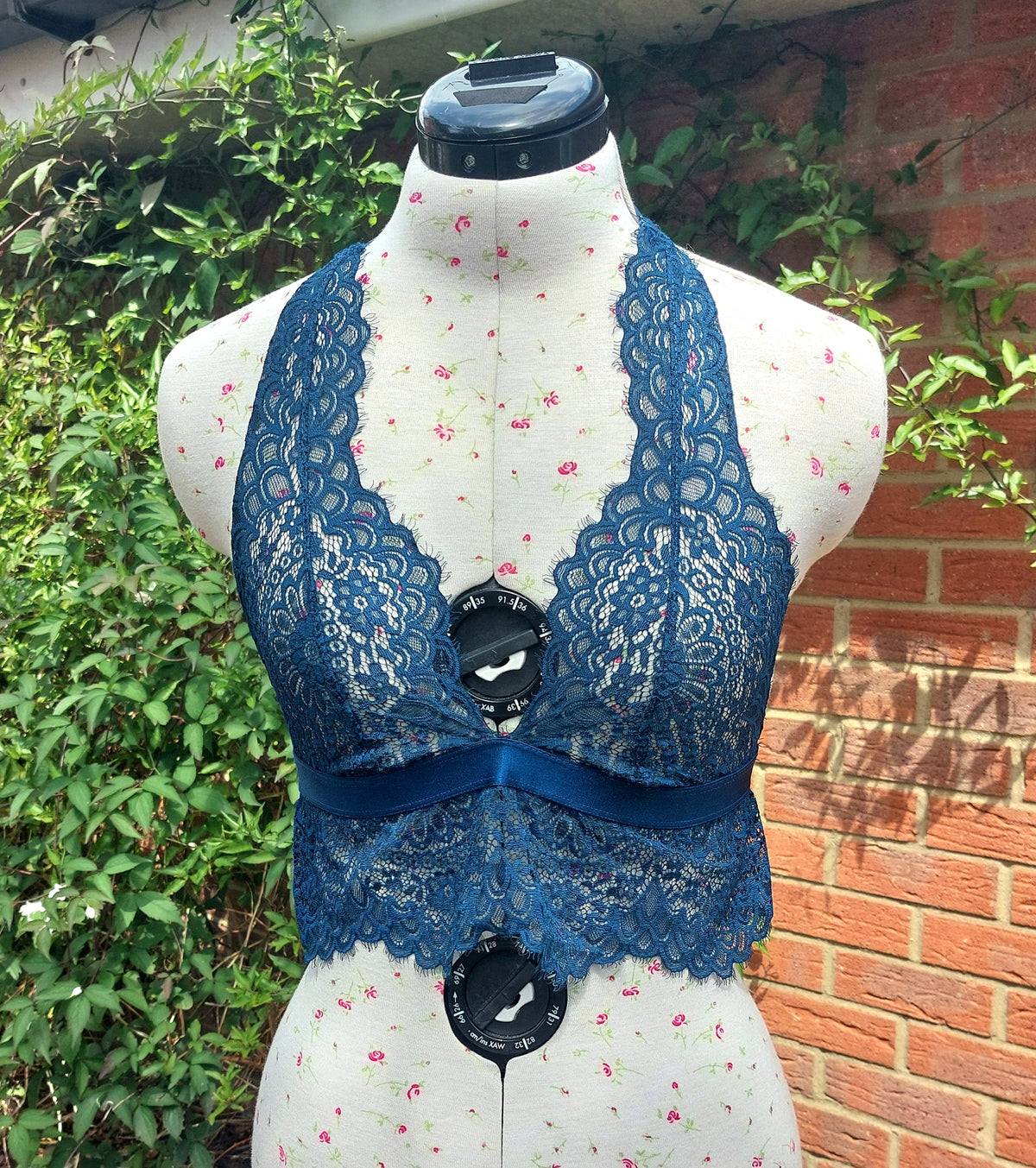 Geo Lace Halter Bralette Unpadded Xhilaration Feather Peach