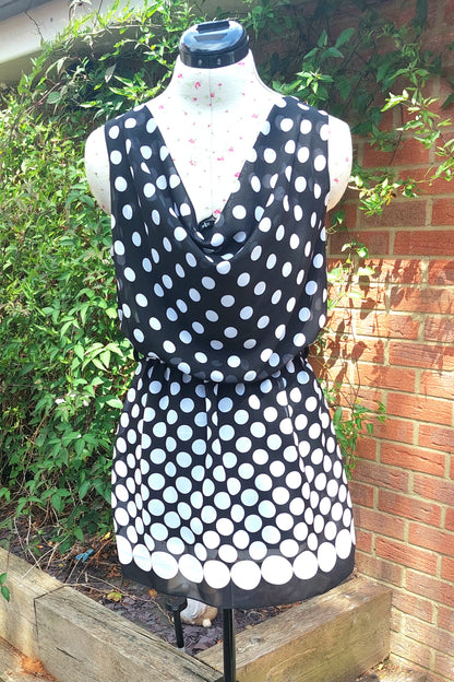 SIZE XS BLACK AND WHITE POLKA DOT COWL NECK MINI DRESS