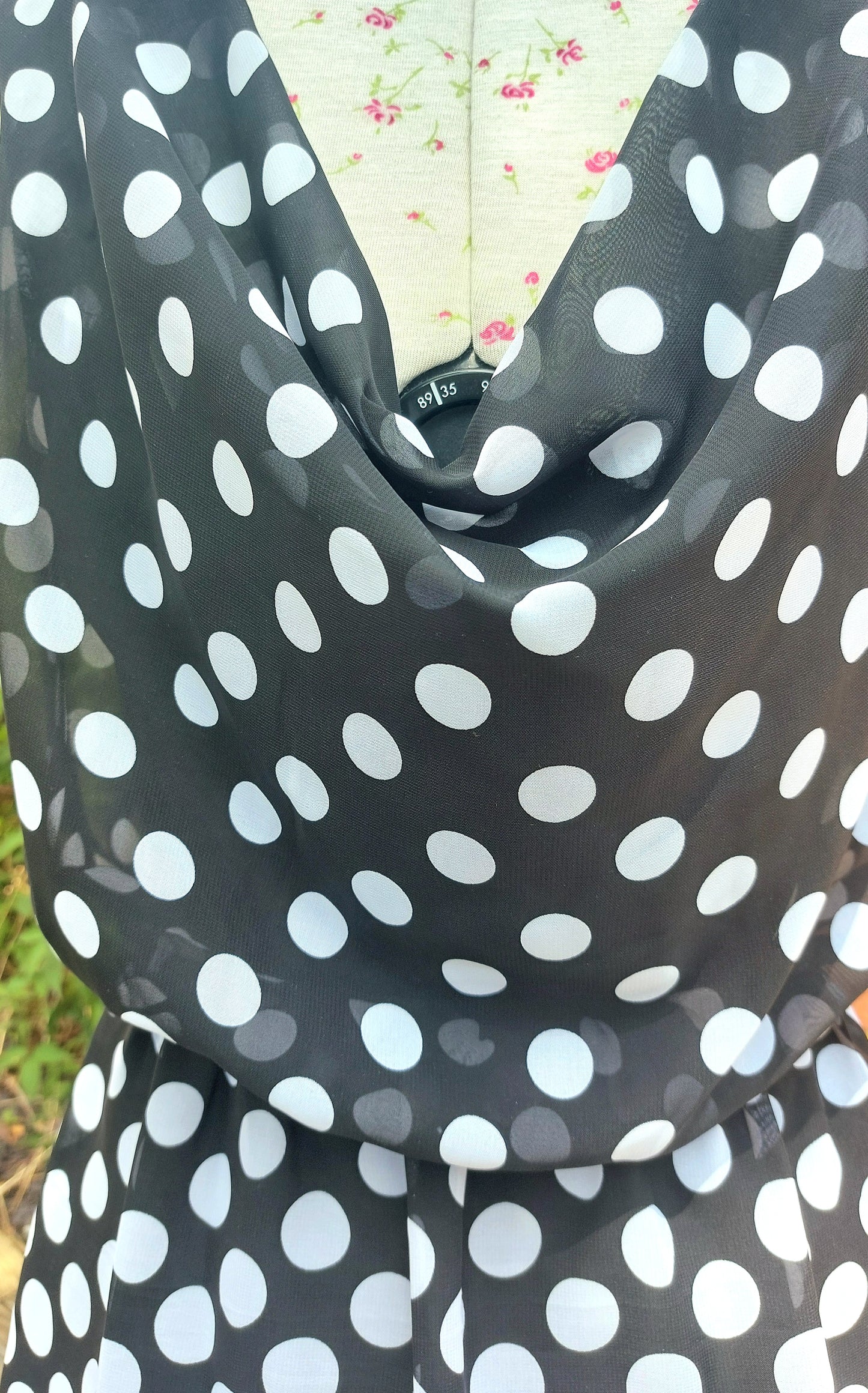 SIZE XS BLACK AND WHITE POLKA DOT COWL NECK MINI DRESS