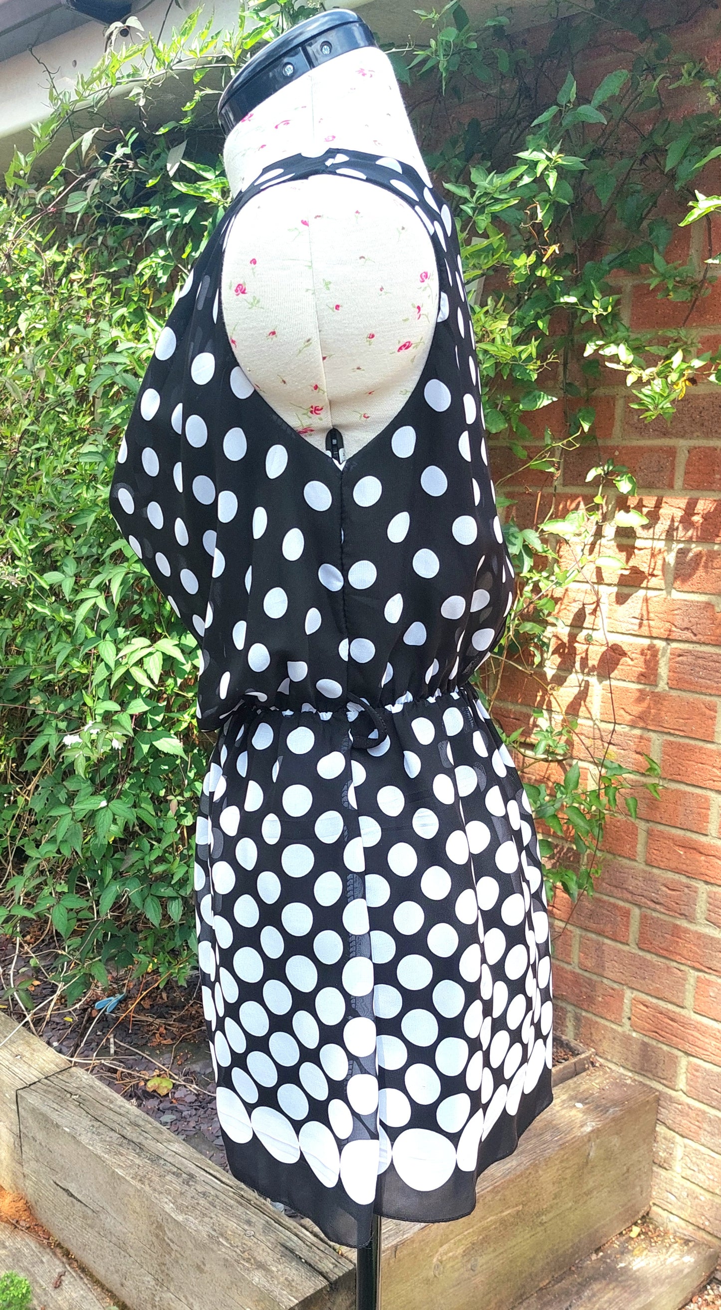 SIZE XS BLACK AND WHITE POLKA DOT COWL NECK MINI DRESS