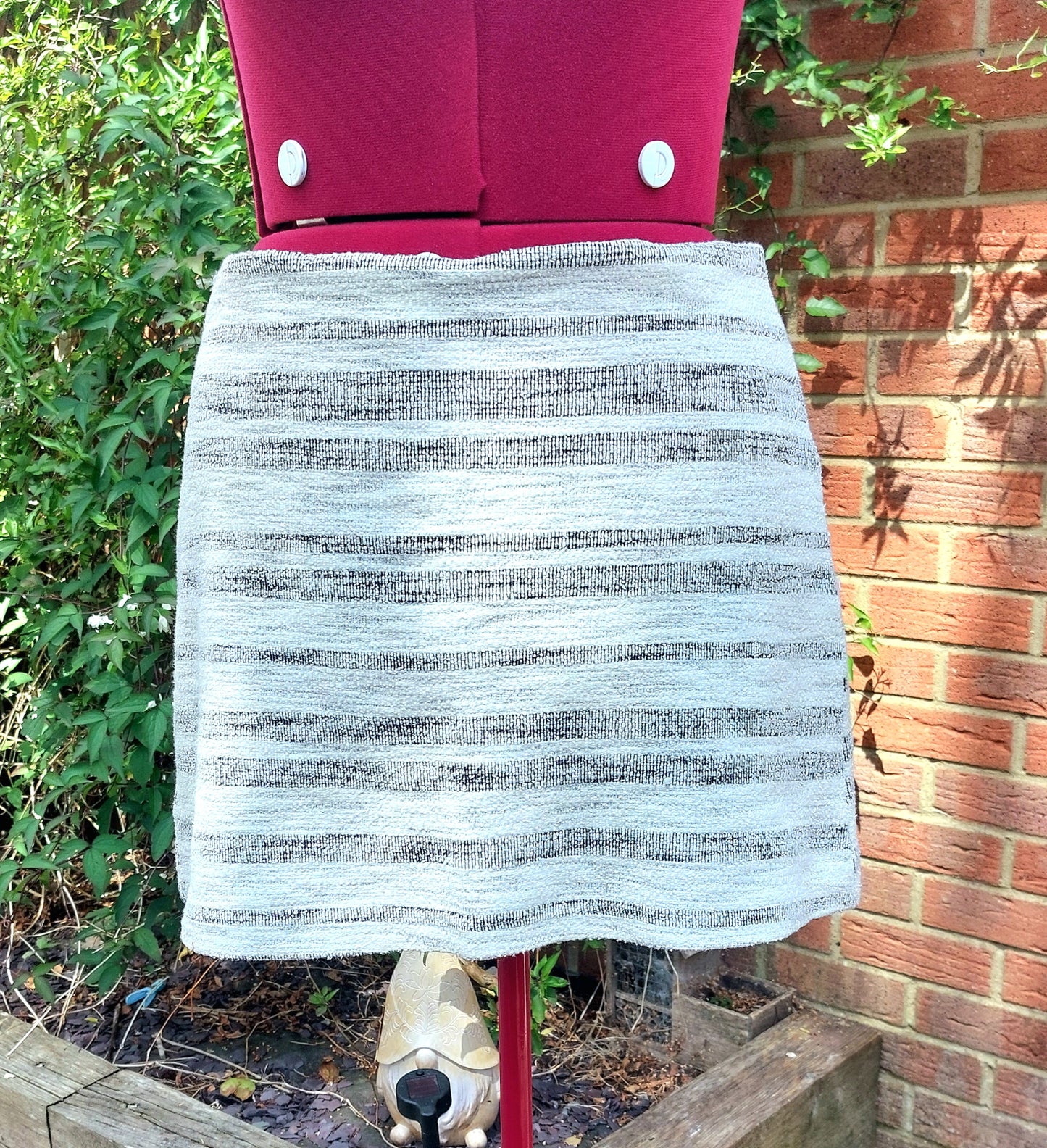 SIZE 16 TOPSHOP TEXTURED MARL BLACK & WHITE STRIPED MINI SKIRT