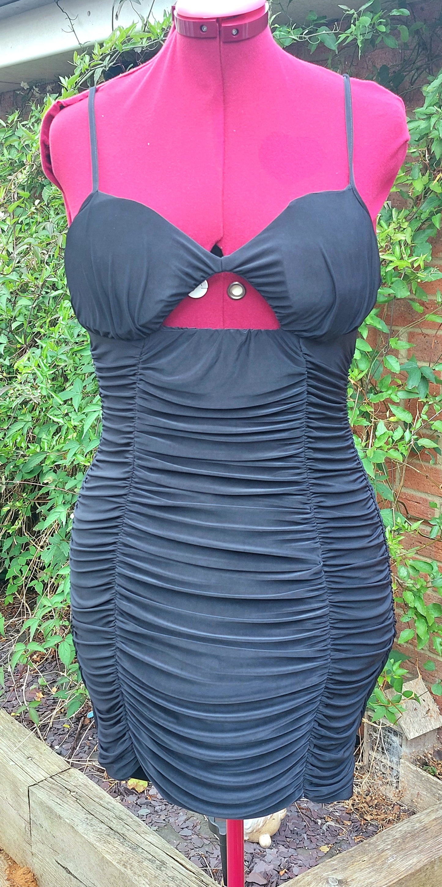 SIZE 14 QED LONDON BLACK RUCHED LITTLE BLACK DRESS