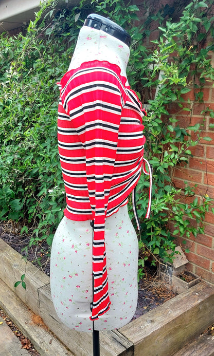 SIZE 10 BOOHOO RED STRIPED LONG SLEEVED CROP TOP