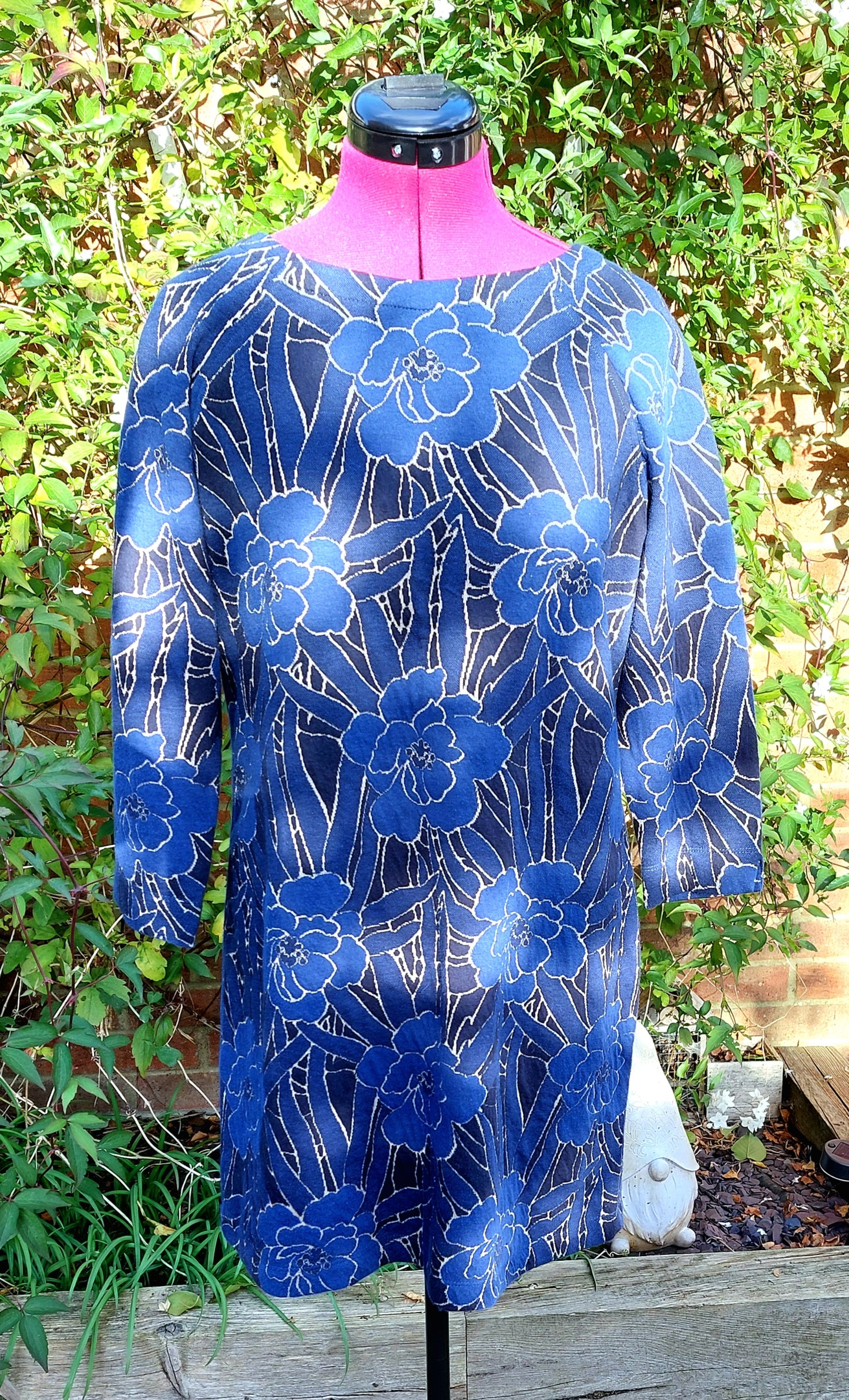 SIZE 14 BRIGHT BLUE FLORAL 3/4 SLEEVE TUNIC TOP