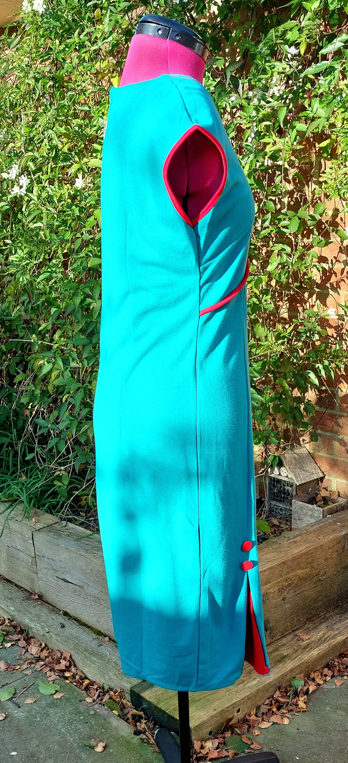 50'S STYLE TURQUOISE SHORT SLEEVE DRESS WITH RED DETAIL