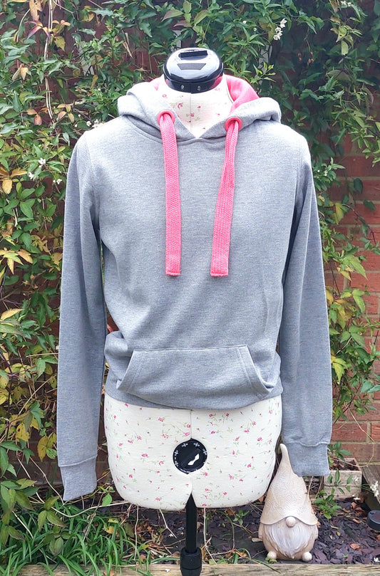 SIZE S GREY HOODED TOP WITH PINK ACCENTS