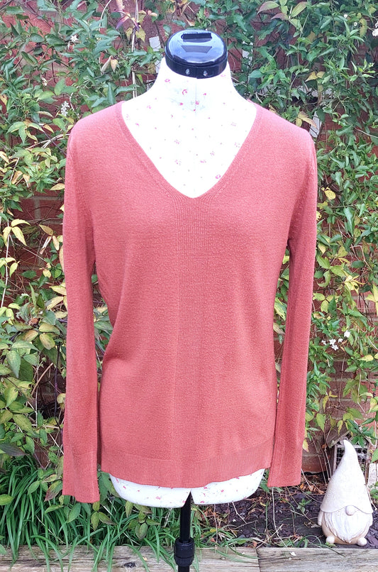 SIZE S TERRACOTTA LONG SLEEVED RIBBED JUMPER