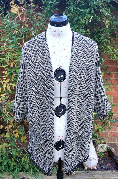 SIZE 10 NEW LOOK ZIGZAG PATTERN BOBBLE CARDIGAN