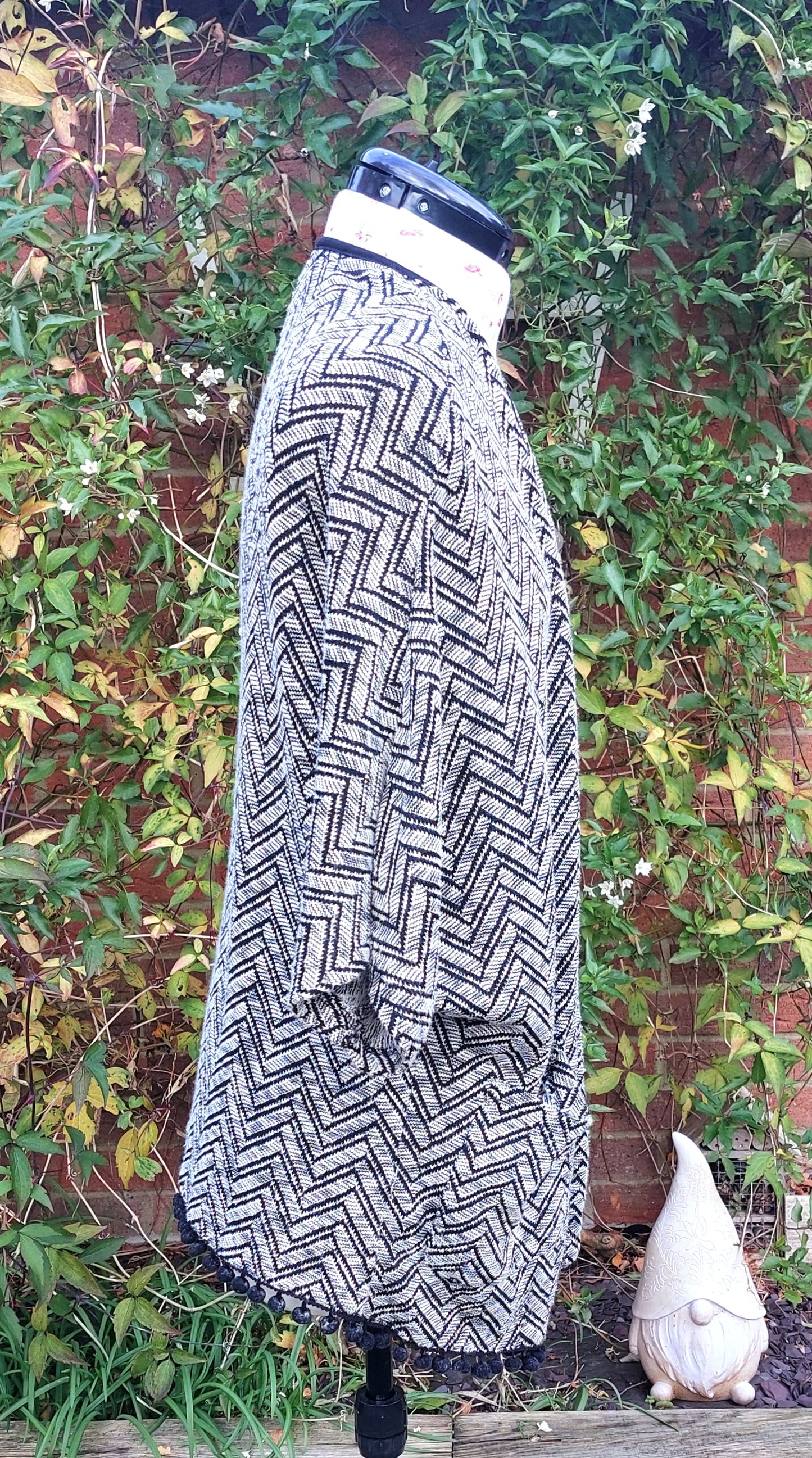 SIZE 10 NEW LOOK ZIGZAG PATTERN BOBBLE CARDIGAN