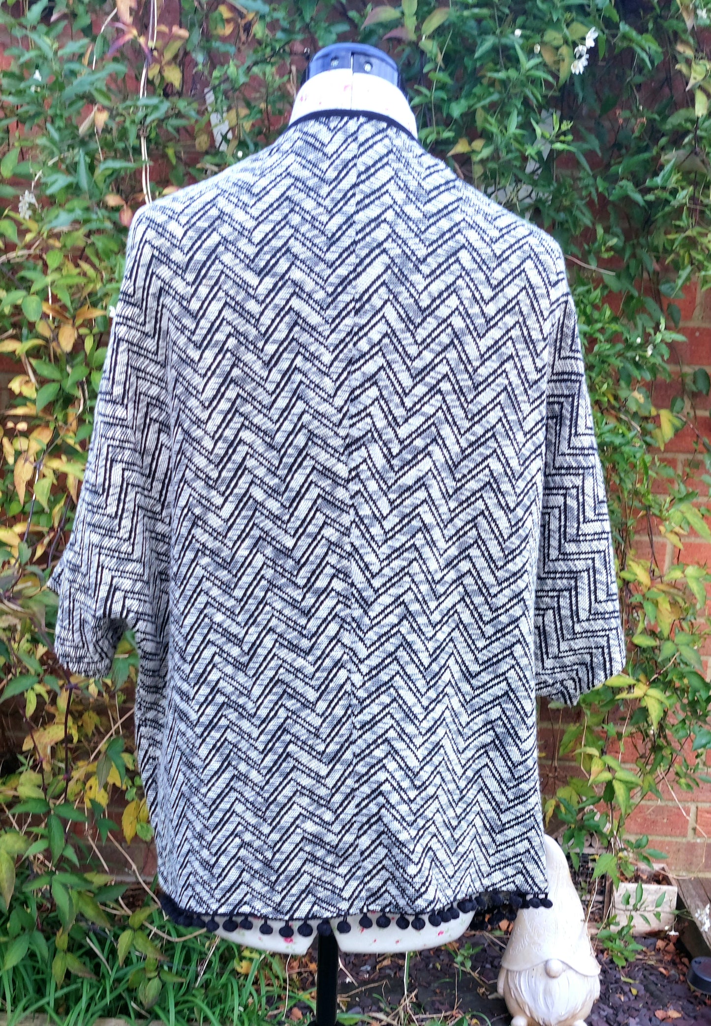 SIZE 10 NEW LOOK ZIGZAG PATTERN BOBBLE CARDIGAN