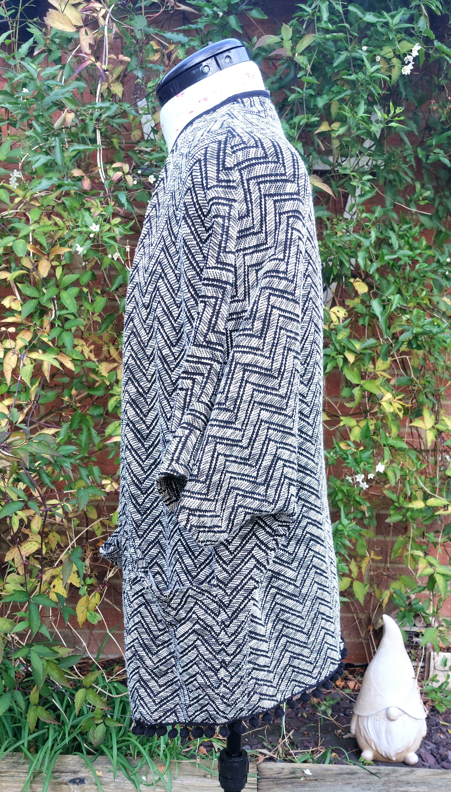 SIZE 10 NEW LOOK ZIGZAG PATTERN BOBBLE CARDIGAN