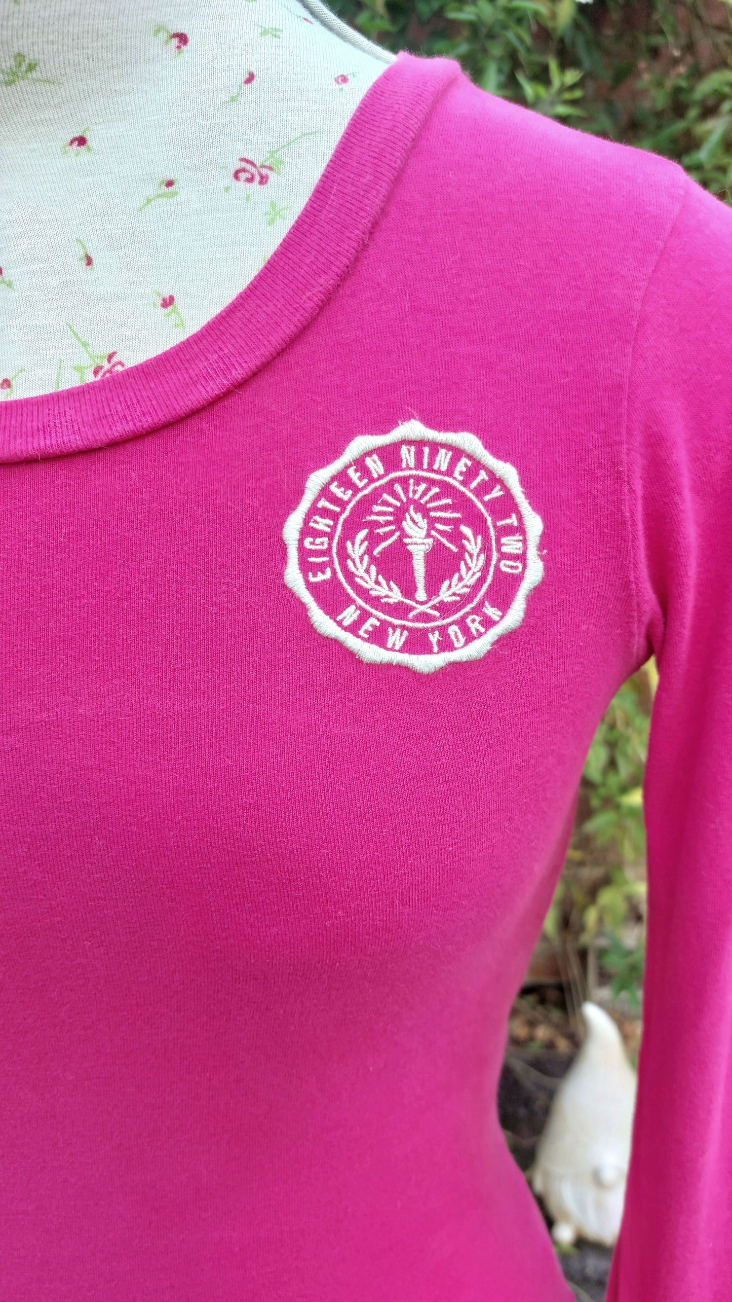 SIZE XS ABERCROMBIE & FITCH BRIGHT PINK LONG SLEEVED TOP